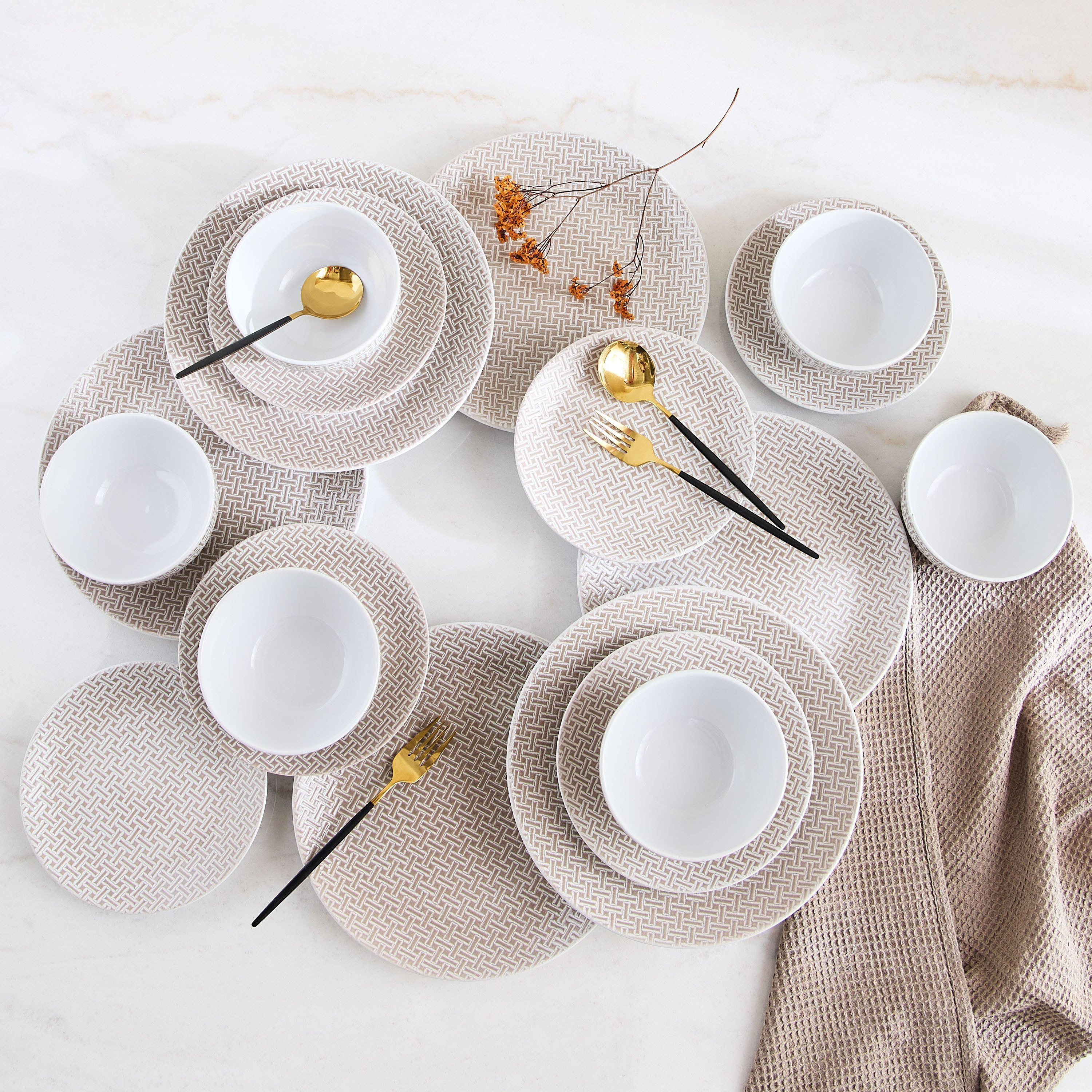 طقم عشاء 18 قطعة بتصميم هندسي من إليجنزا - يخدم 6 أفراد-hbxdiningroom-tabletop-dinnersets-image-1