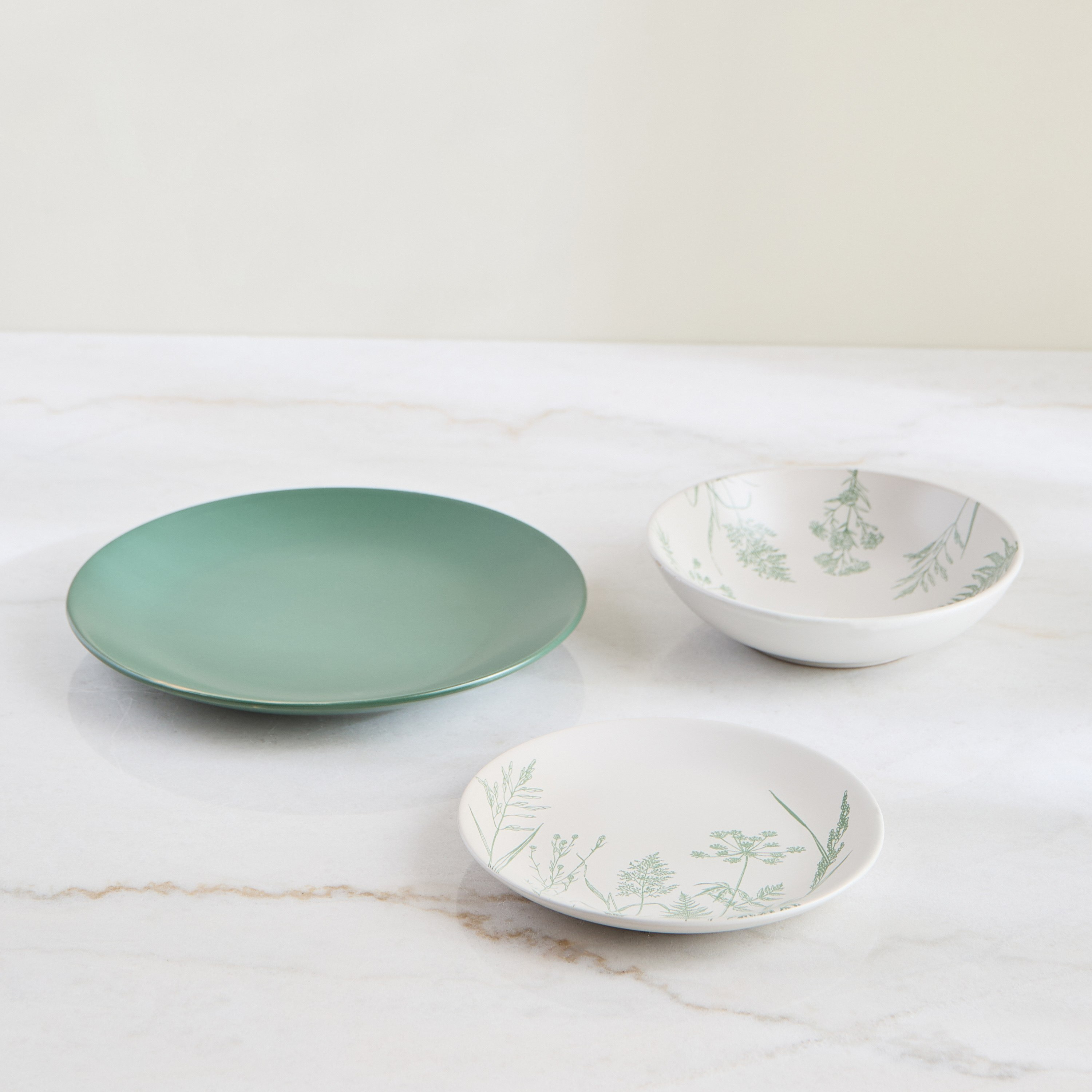 طقم عشاء 18 قطعة بتصميم زهري من إليجنزا - يخدم 6 أفراد-hbxdiningroom-tabletop-dinnersets-image-2