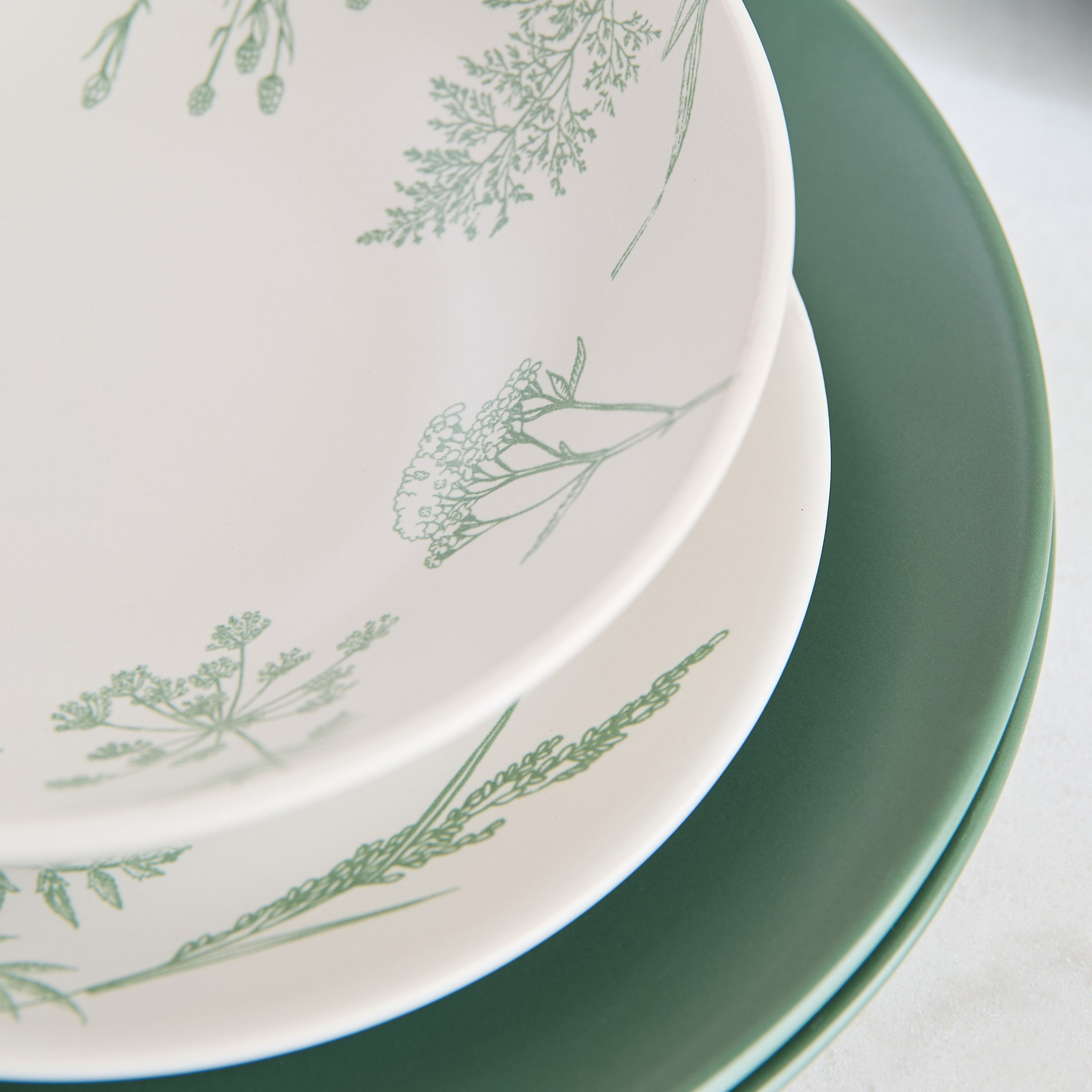 طقم عشاء 18 قطعة بتصميم زهري من إليجنزا - يخدم 6 أفراد-hbxdiningroom-tabletop-dinnersets-image-3