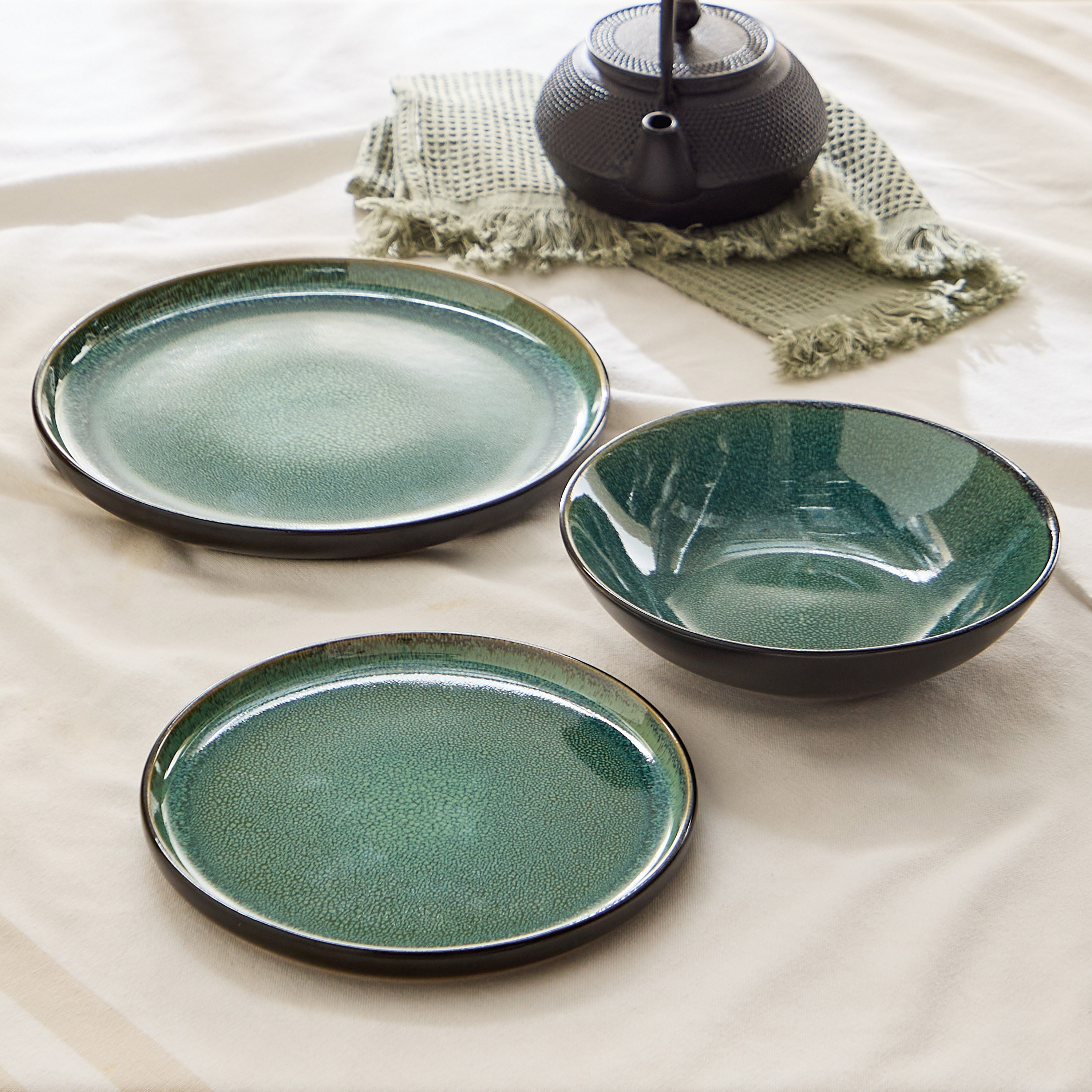 طقم عشاء من 18 قطعة بتصميم ريأكتيف من إليجنزا - لـ6 أفراد-hbxdiningroom-tabletop-dinnersets-image-2