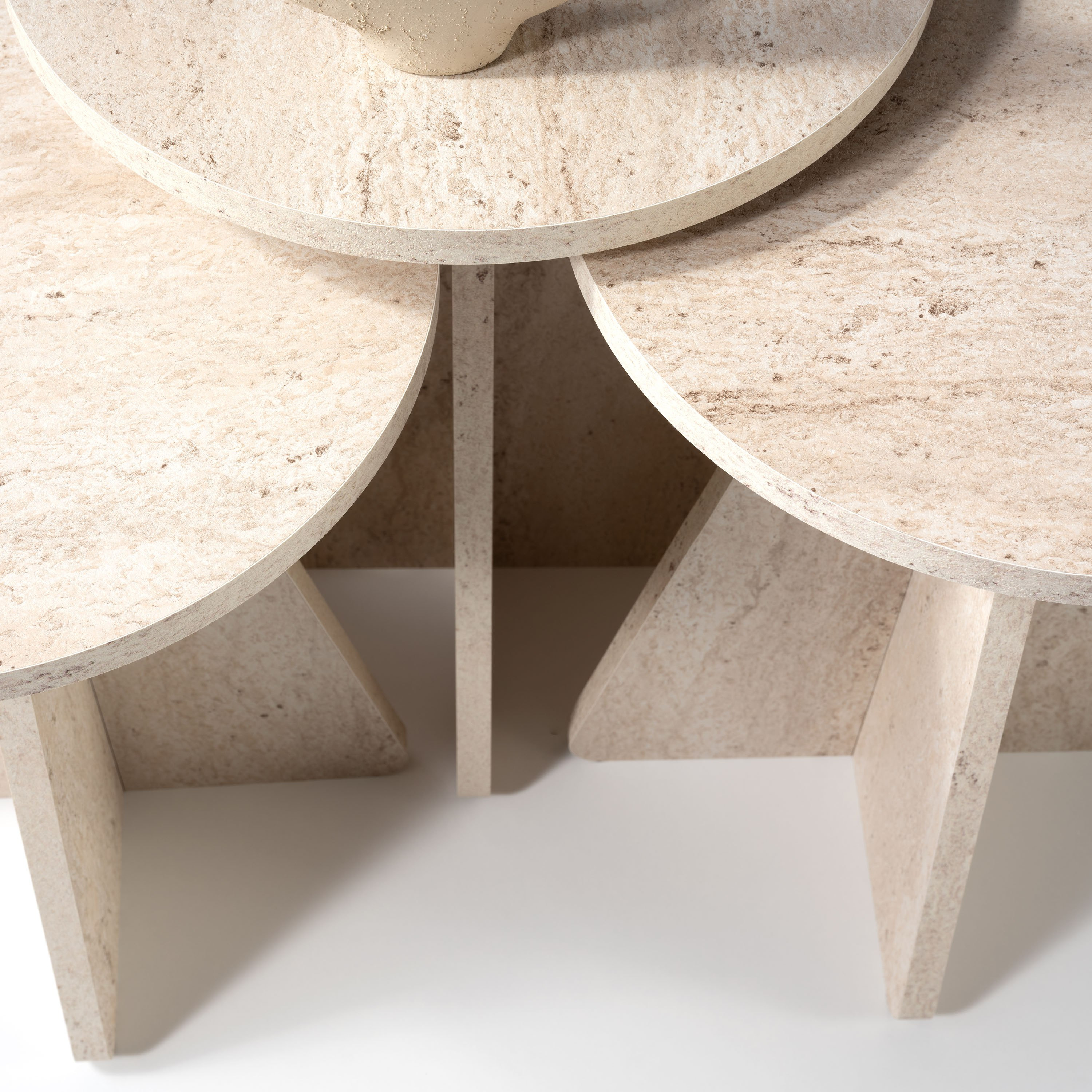طقم طاولات قهوة متداخلة عدد 3 من جامورا-hbxfurniture-livingroom-nestingtables-image-3