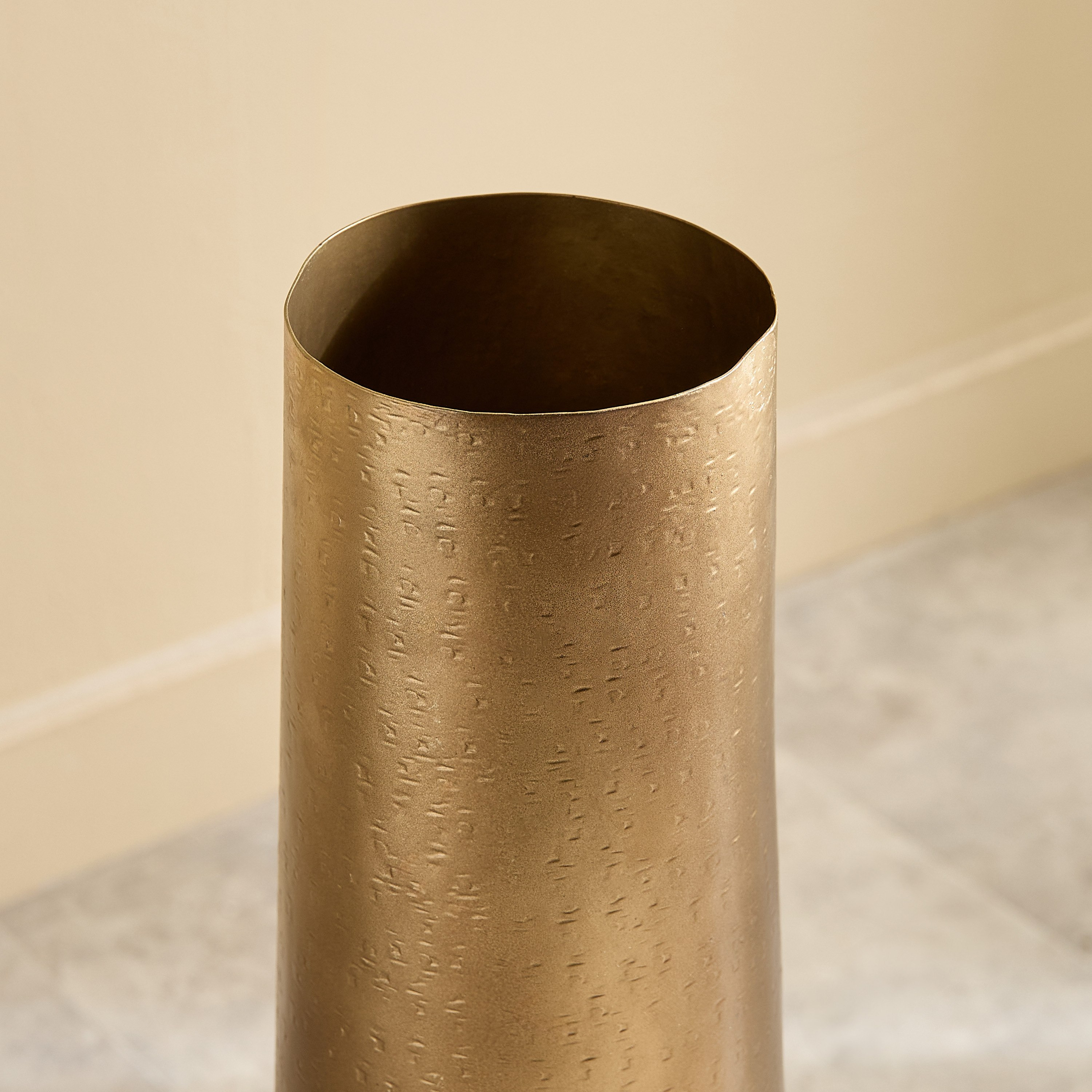Arizona Metal Grit Hammered Floor Vase - 17x17x69 cm-hbxbedroom-decorandaccessories-vases-image-3