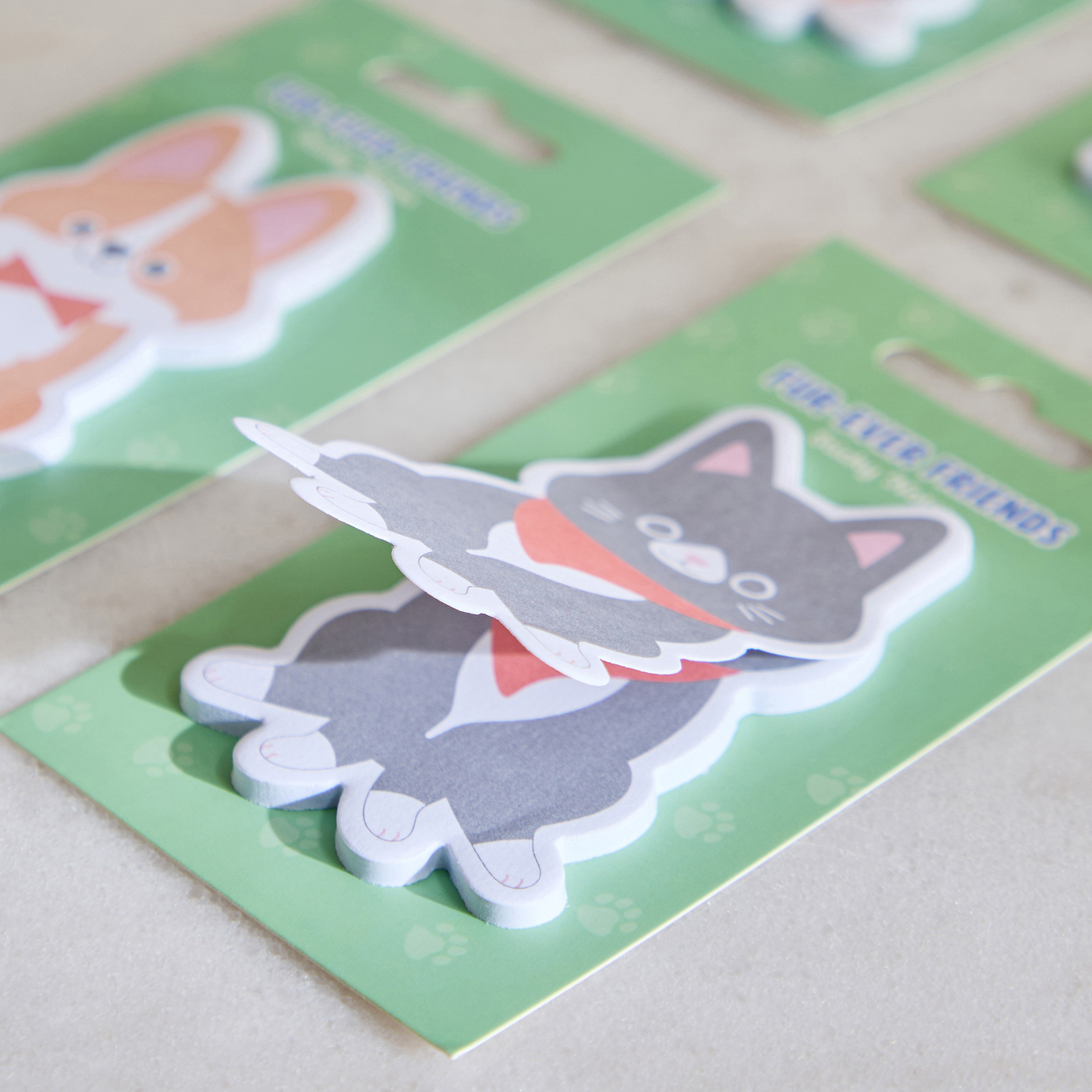 مجموعة ملاحظات لاصقة حيوانات أليفة 4 قطع من سكريبل - 30 ورقة-hbxkidsandyouth-playroom-stationery-image-2