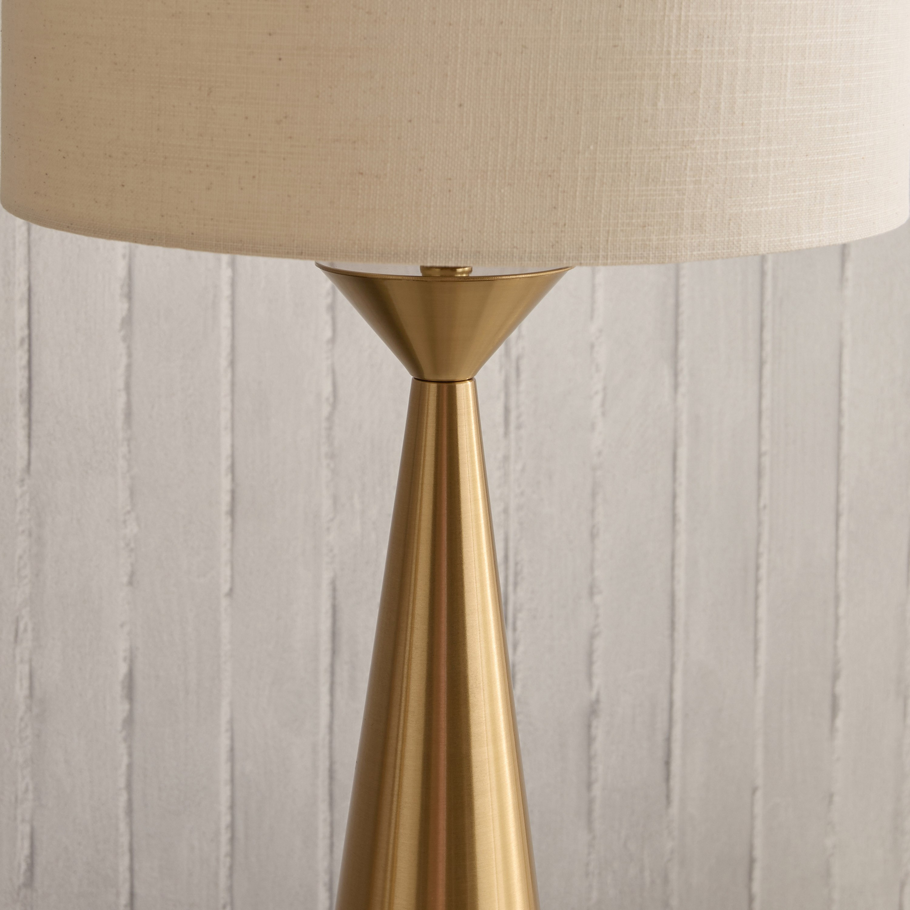 Antark Ethan Big Size Metal Table Lamp with Linen Shade - 73 cm-hbxbedroom-lighting-tablelamps-image-3
