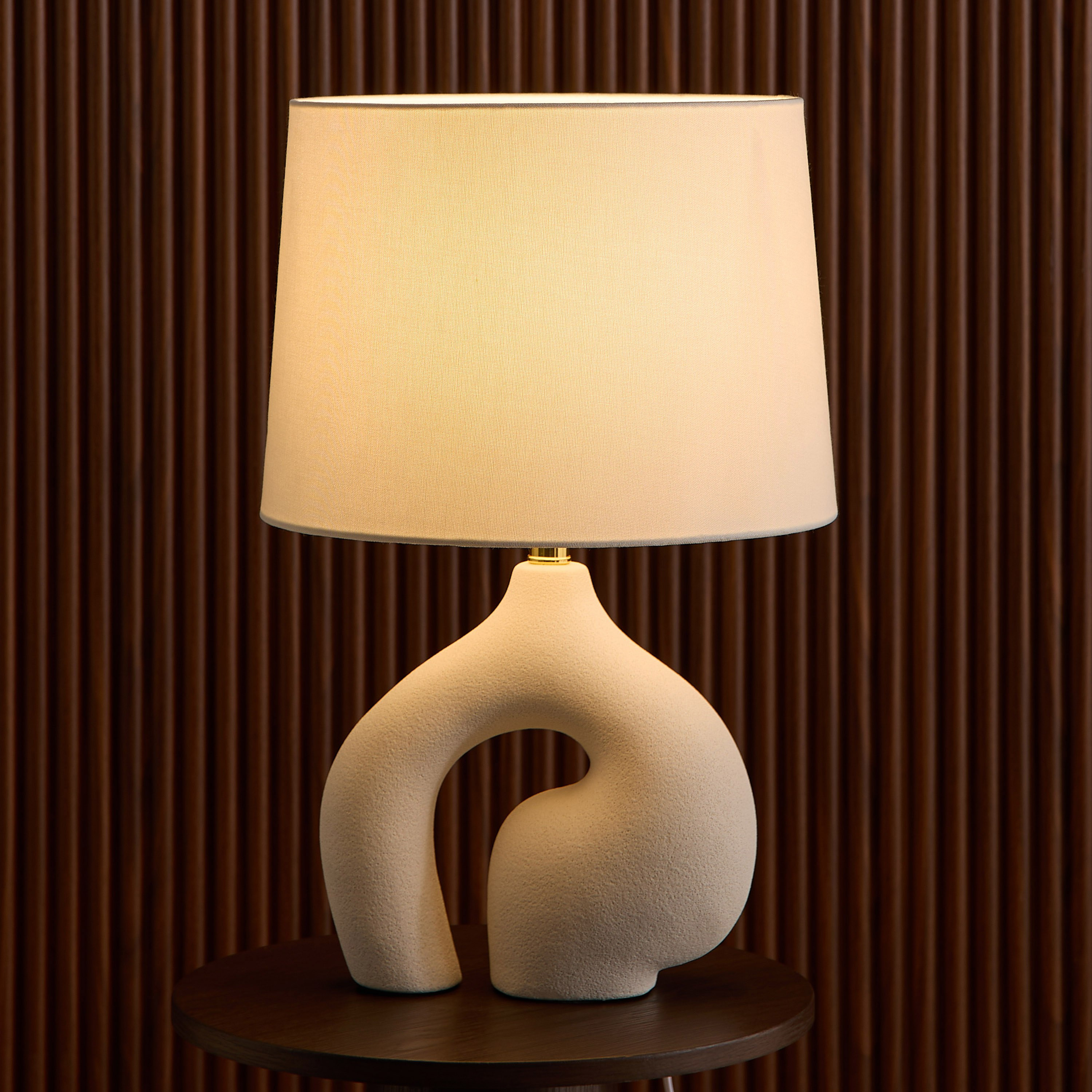 مصباح طاولة سيراميك بحجم كبير وبغطاء كتان من ناش زوي - 28x13x55 سم-hbxbedroom-lighting-tablelamps-image-2