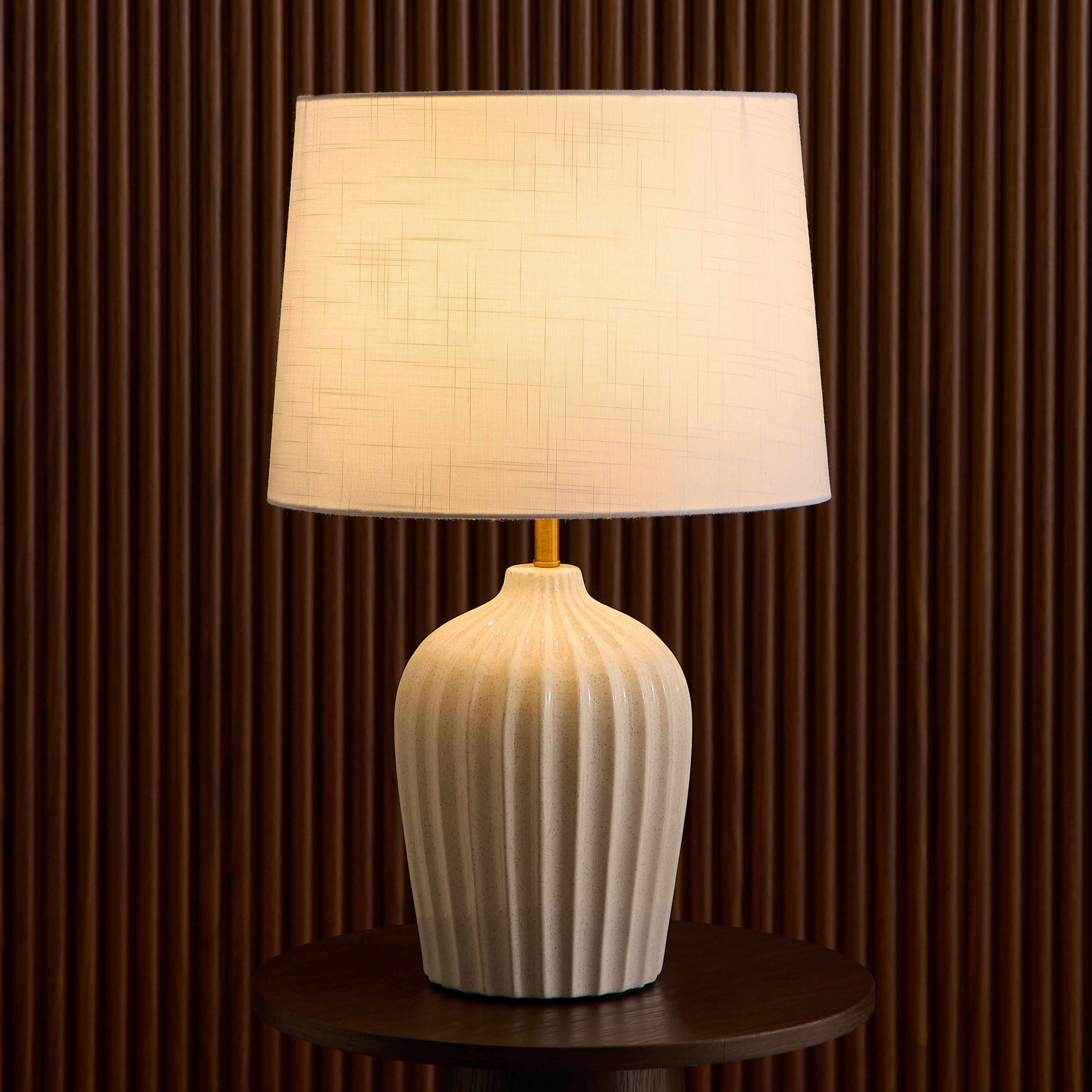 مصباح طاولة سيراميك بحجم كبير وبغطاء كتان من ناش زوي - 21x58 سم-hbxbedroom-lighting-tablelamps-image-2