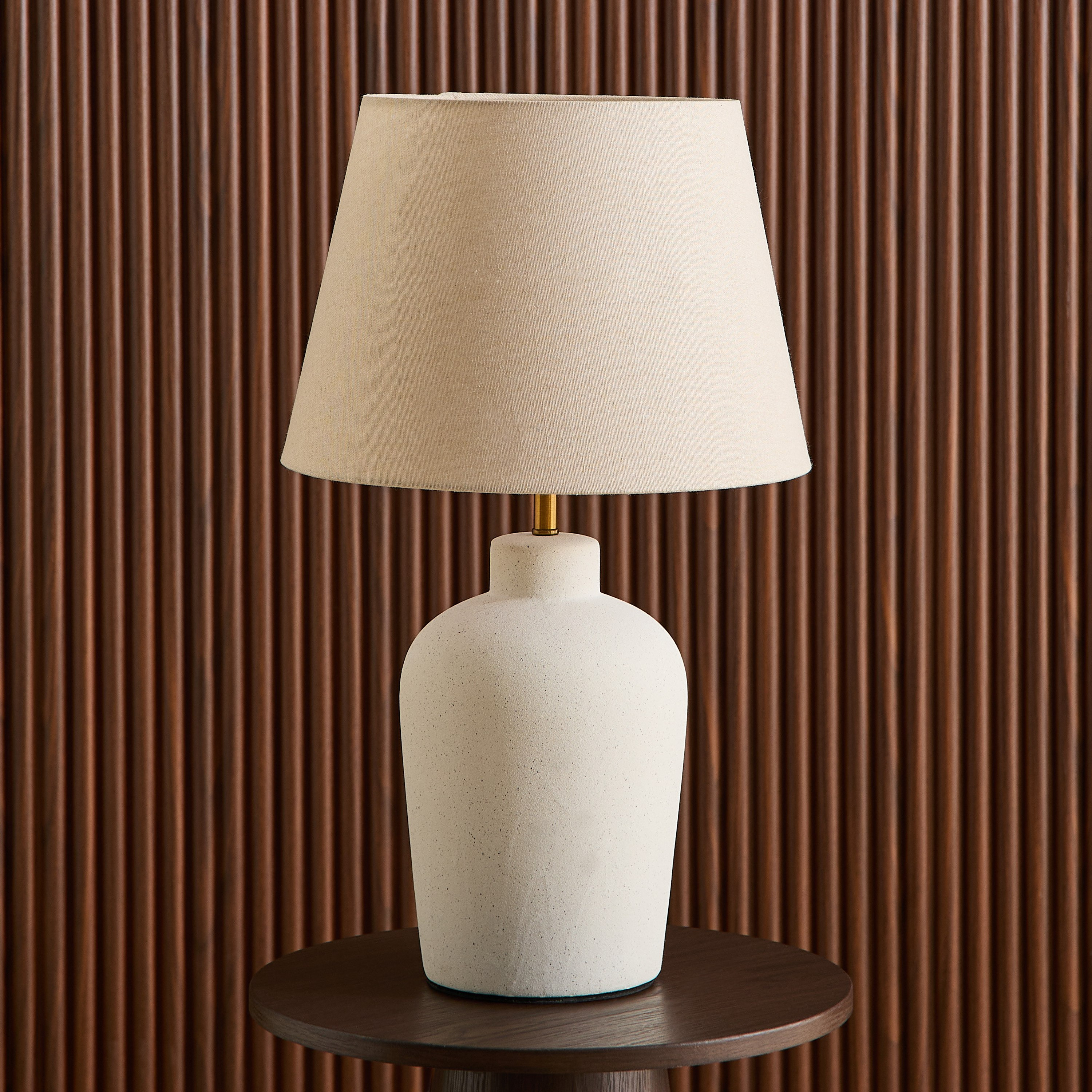 مصباح طاولة سيراميك كبير بغطاء كتان من ناش زوي - 20x63 سم-hbxbedroom-lighting-tablelamps-image-1