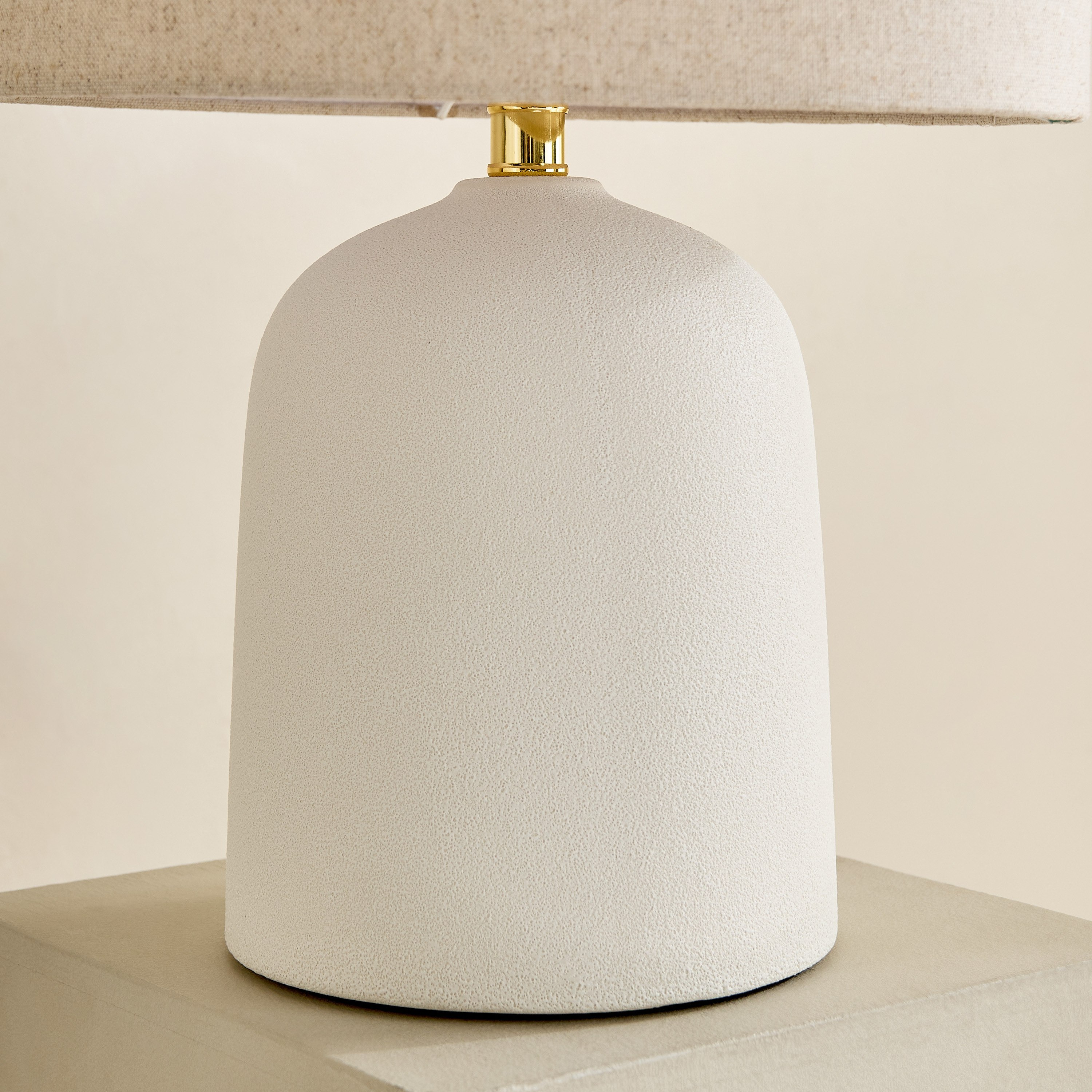 مصباح طاولة كبير سيراميك بغطاء كتان من ناش زوي - ‎21×55 سم‎-hbxbedroom-lighting-tablelamps-image-8