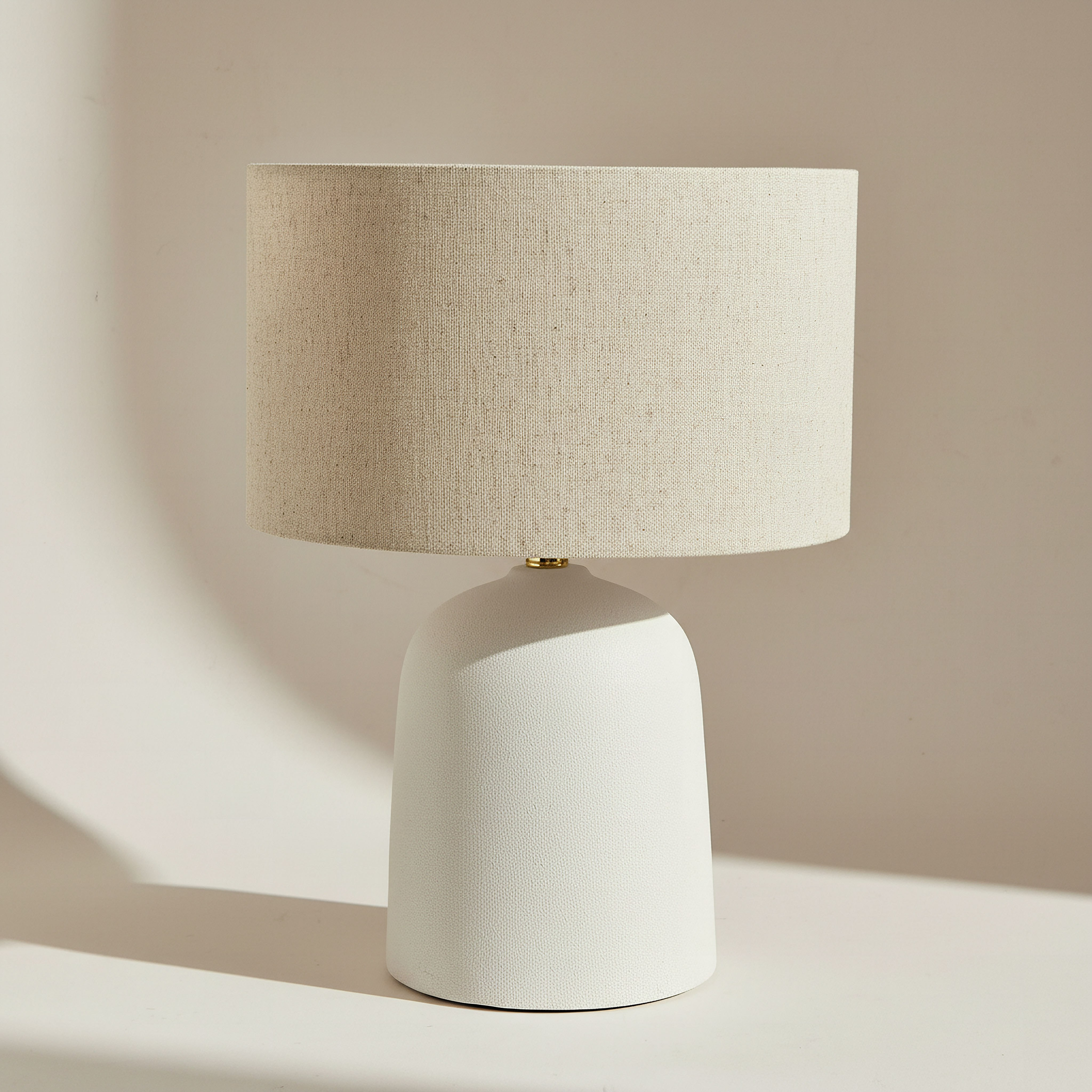 مصباح طاولة كبير سيراميك بغطاء كتان من ناش زوي - ‎21×55 سم‎-hbxbedroom-lighting-tablelamps-image-1