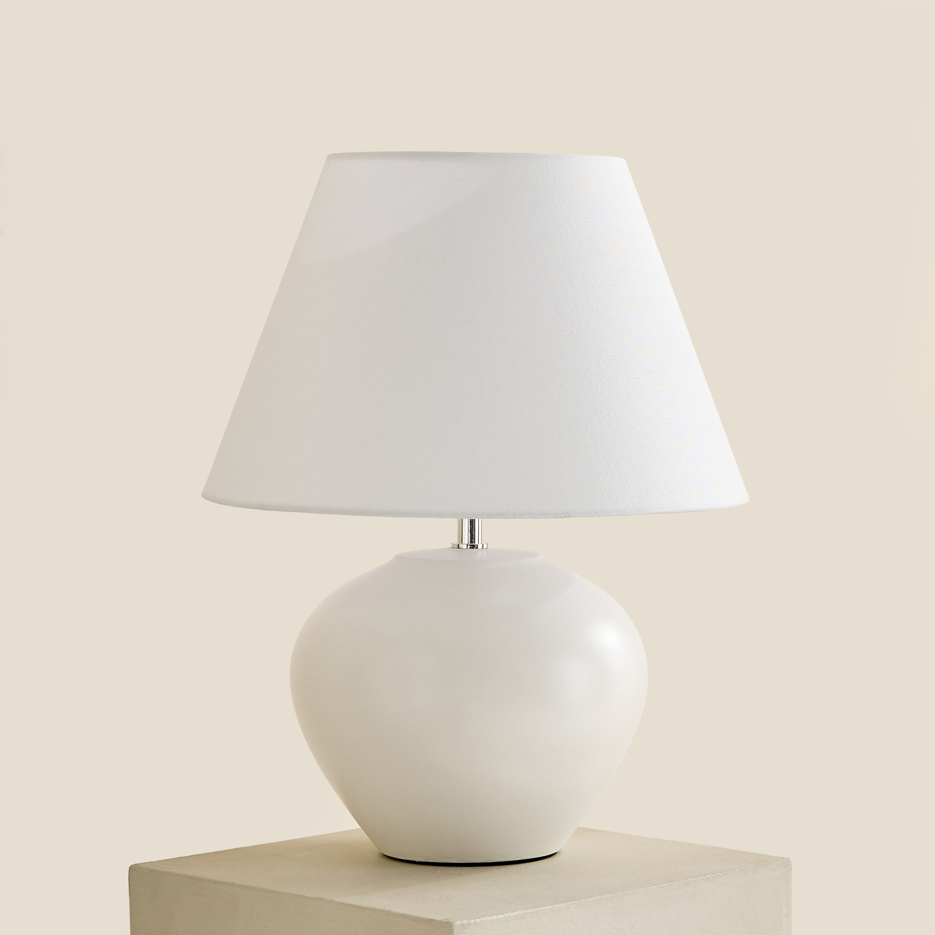 Nash-Zoe Big Size Ceramic Table Lamp with Linen Shade - 35x58 cm-hbxbedroom-lighting-tablelamps-image-4
