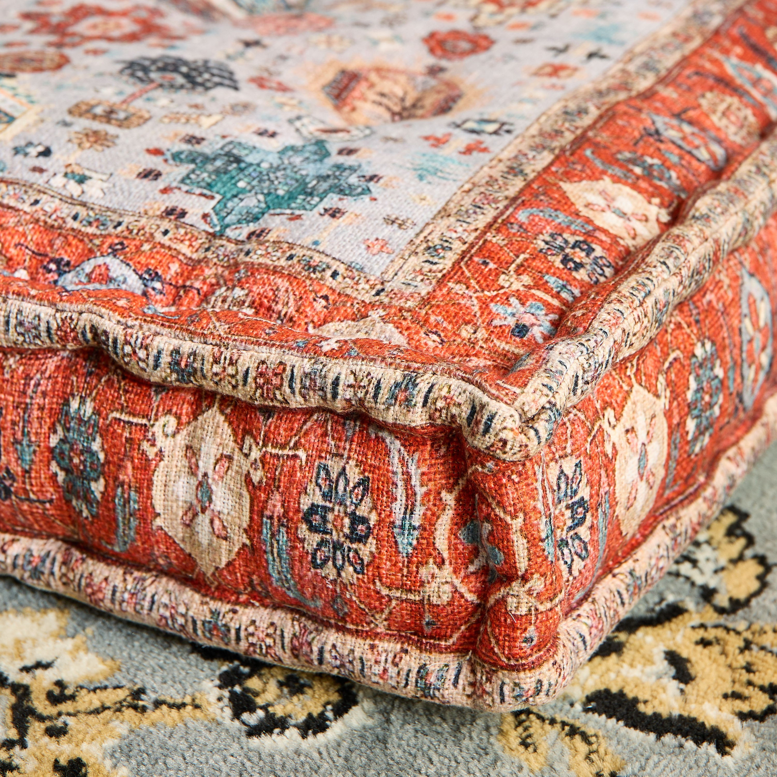 وسادة أرضية بطبعات مزخرفة من مهرجان بنزا - 60x60x12 سم-hbxhomeware-hbxbedroom-image-3