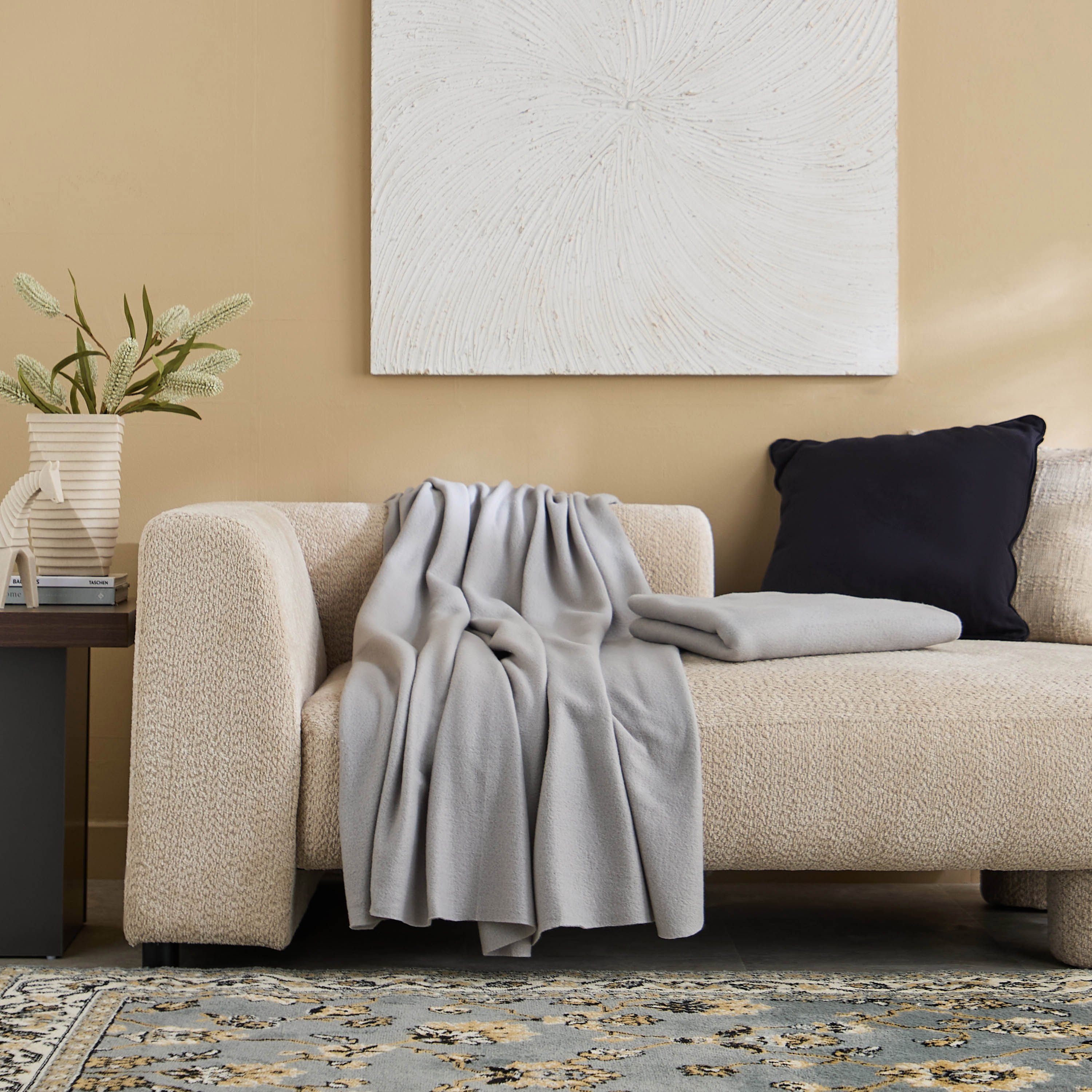 بطانية خفيفة صوف قطبي معاد تدويره سادة من أتلانتا - 120x160 سم-hbxhomeware-hbxbedroom-image-5