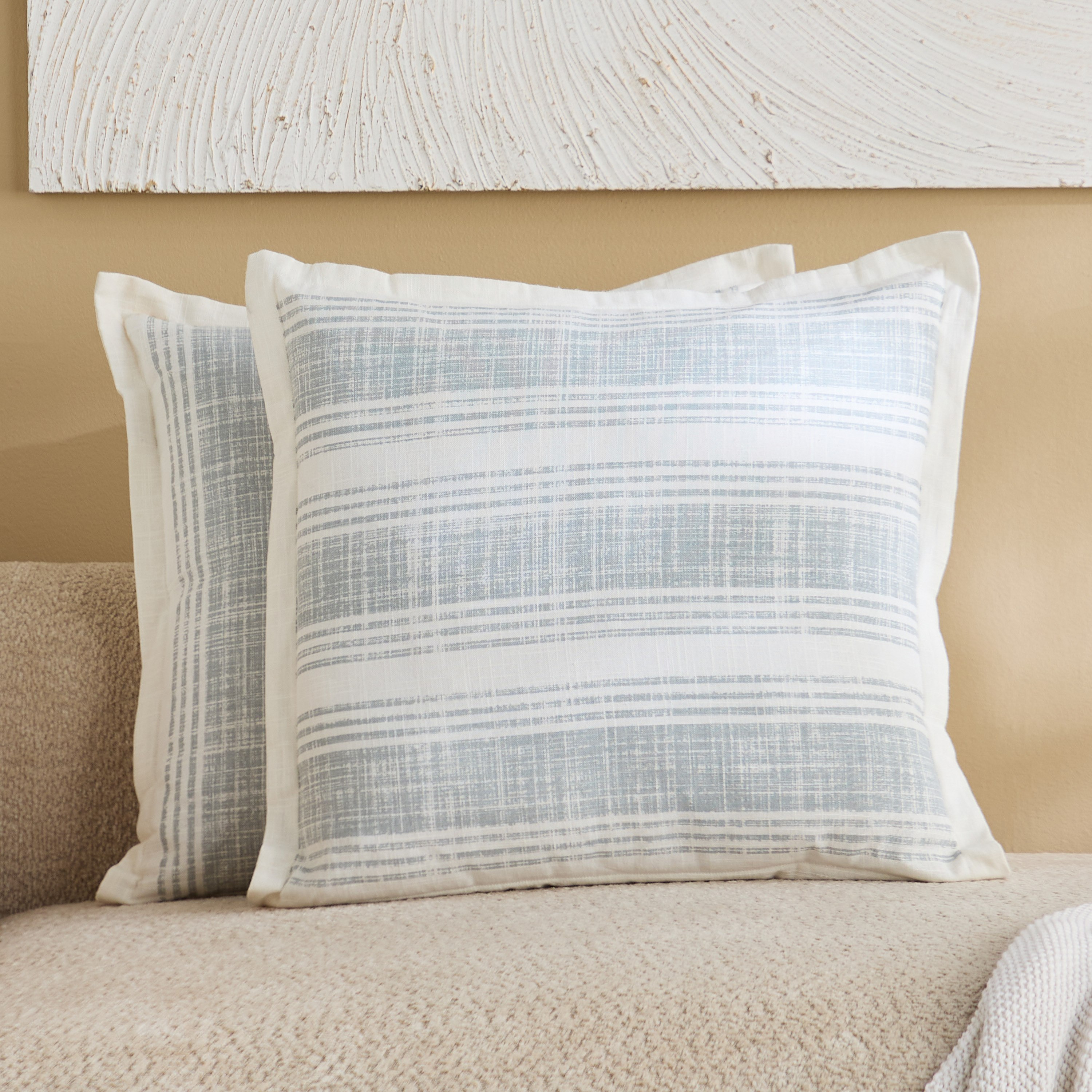 طقم وسائد محشوة بارزة الملمس بطبعات قطعتين من كوزي ديو - 50x50 سم-hbxhomeware-hbxbedroom-image-1