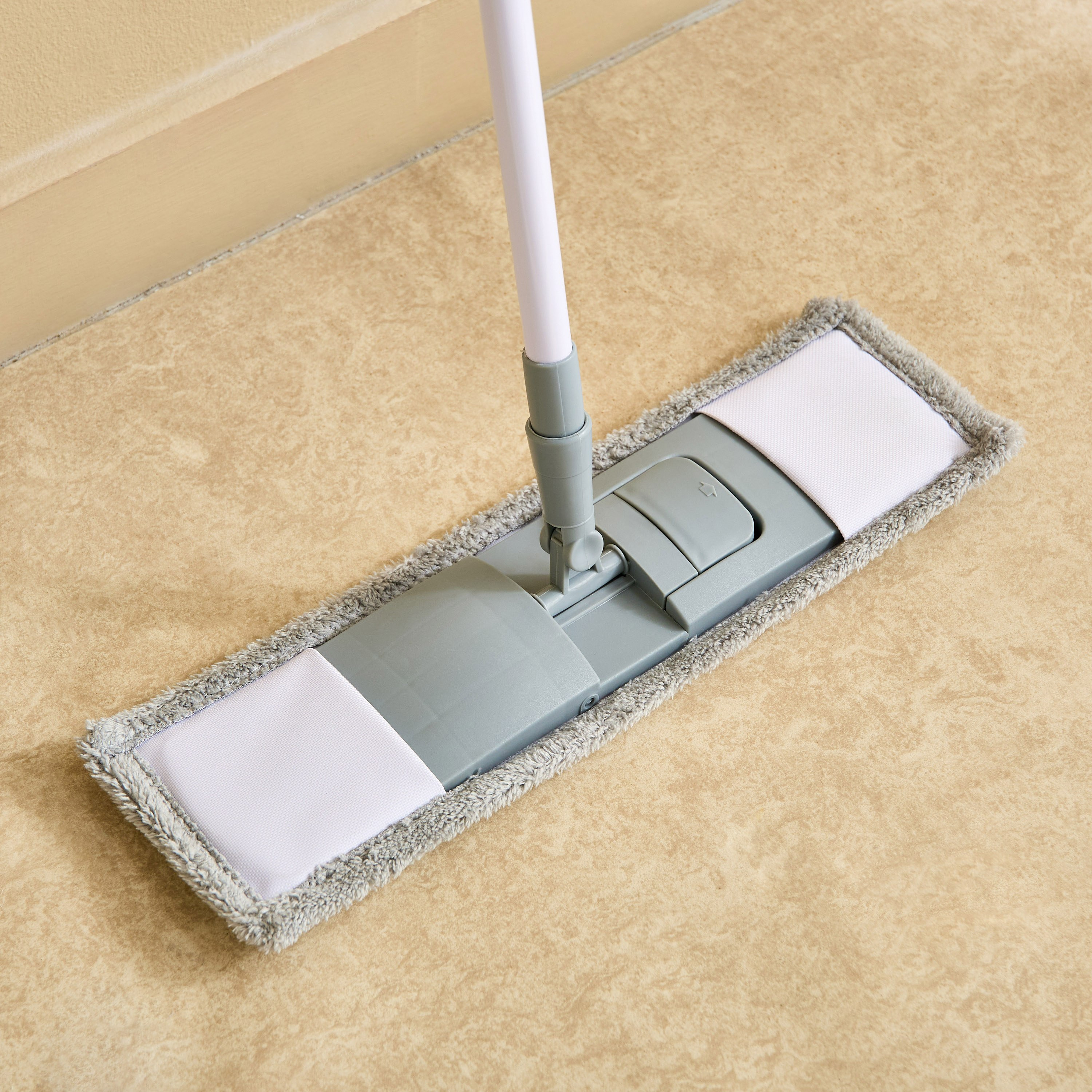 ممسحة ألياف دقيقة مسطحة بمقبض معدني من ألينا - 120 سم-hbxbathroom-laundry-cleaningaccessories-image-2