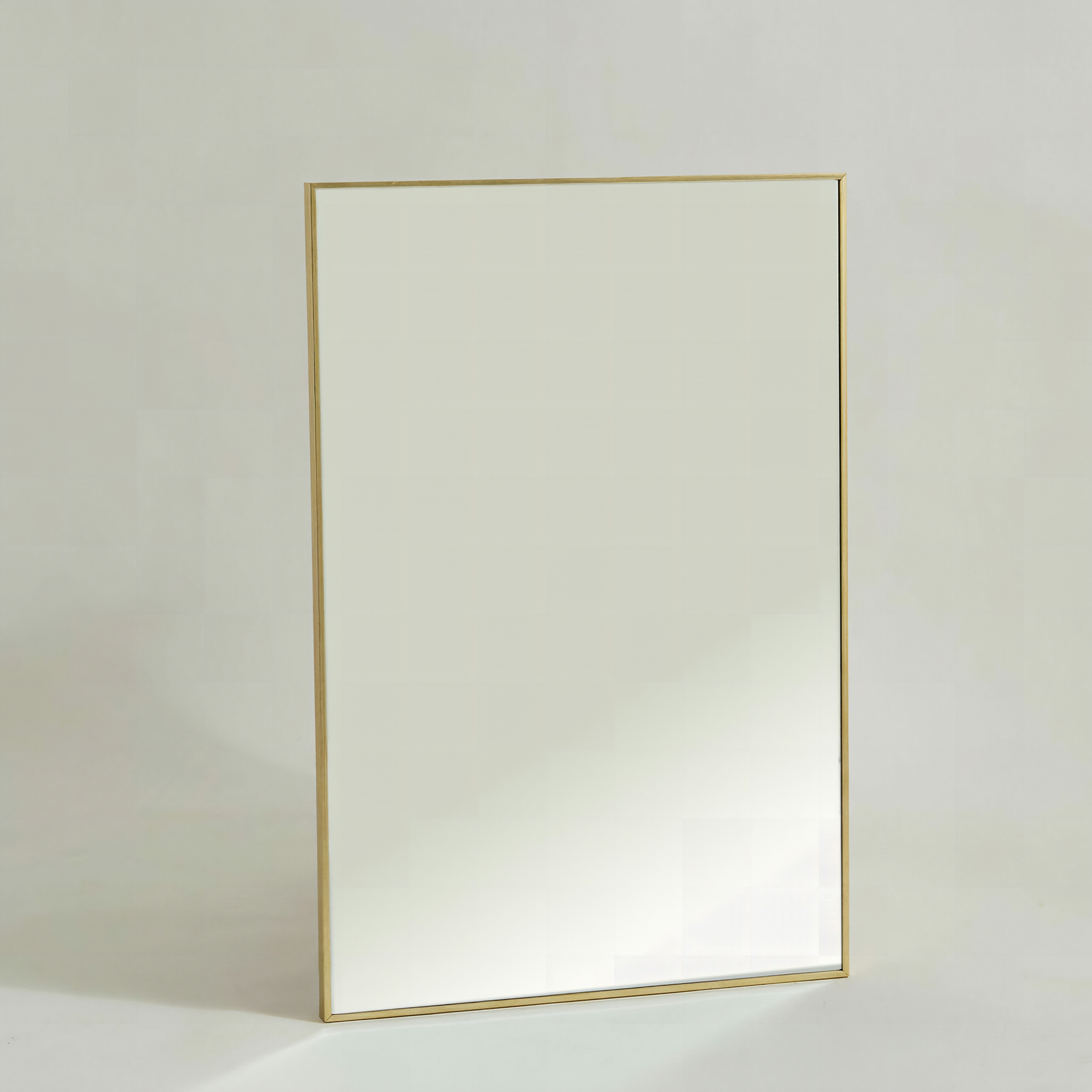 مرآة حائط بإطار لوفت من سابرينا -  60x90 سم-hbxhomeware-hbxdecorandfurnishings-image-1