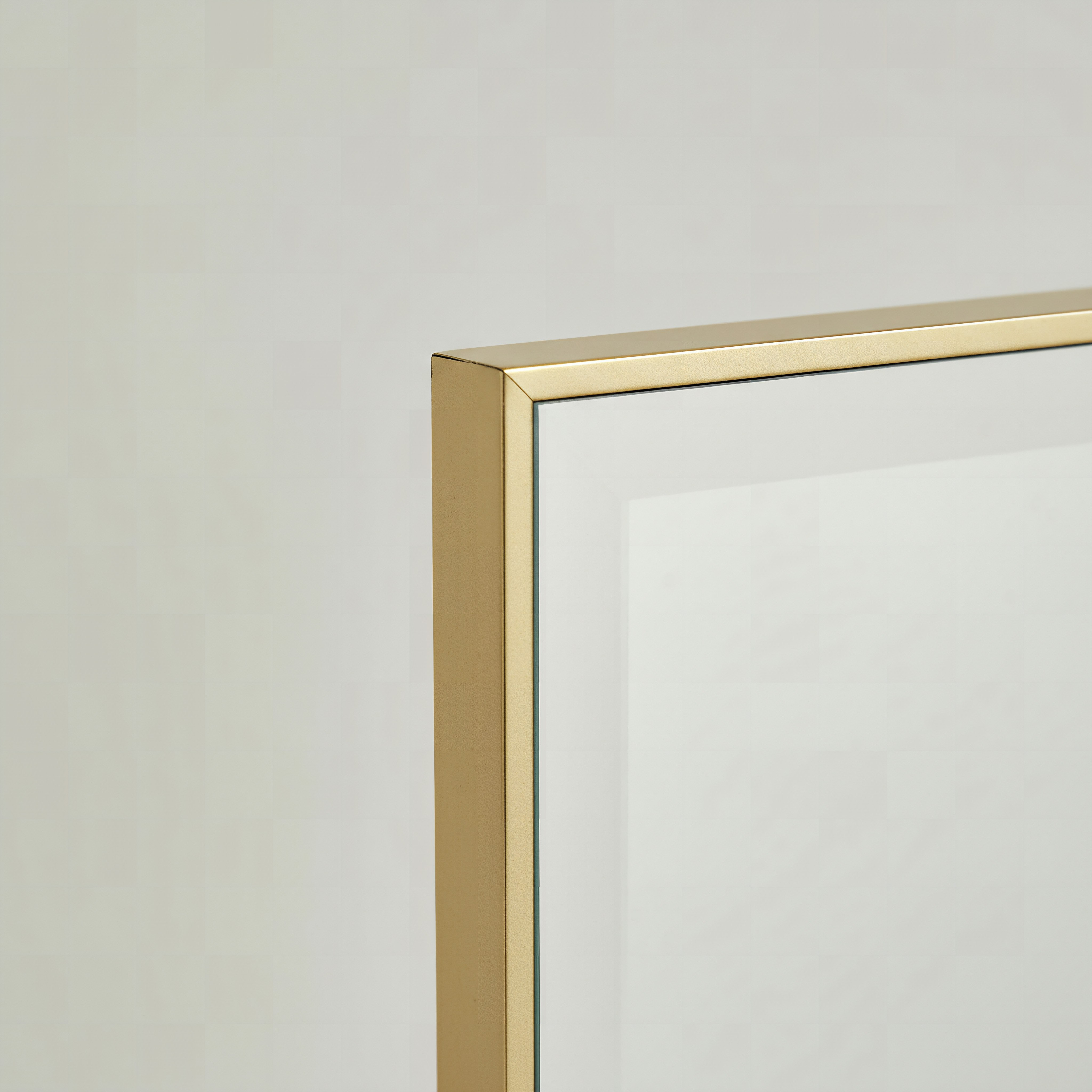 مرآة حائط بإطار لوفت من سابرينا -  60x90 سم-hbxhomeware-hbxdecorandfurnishings-image-2