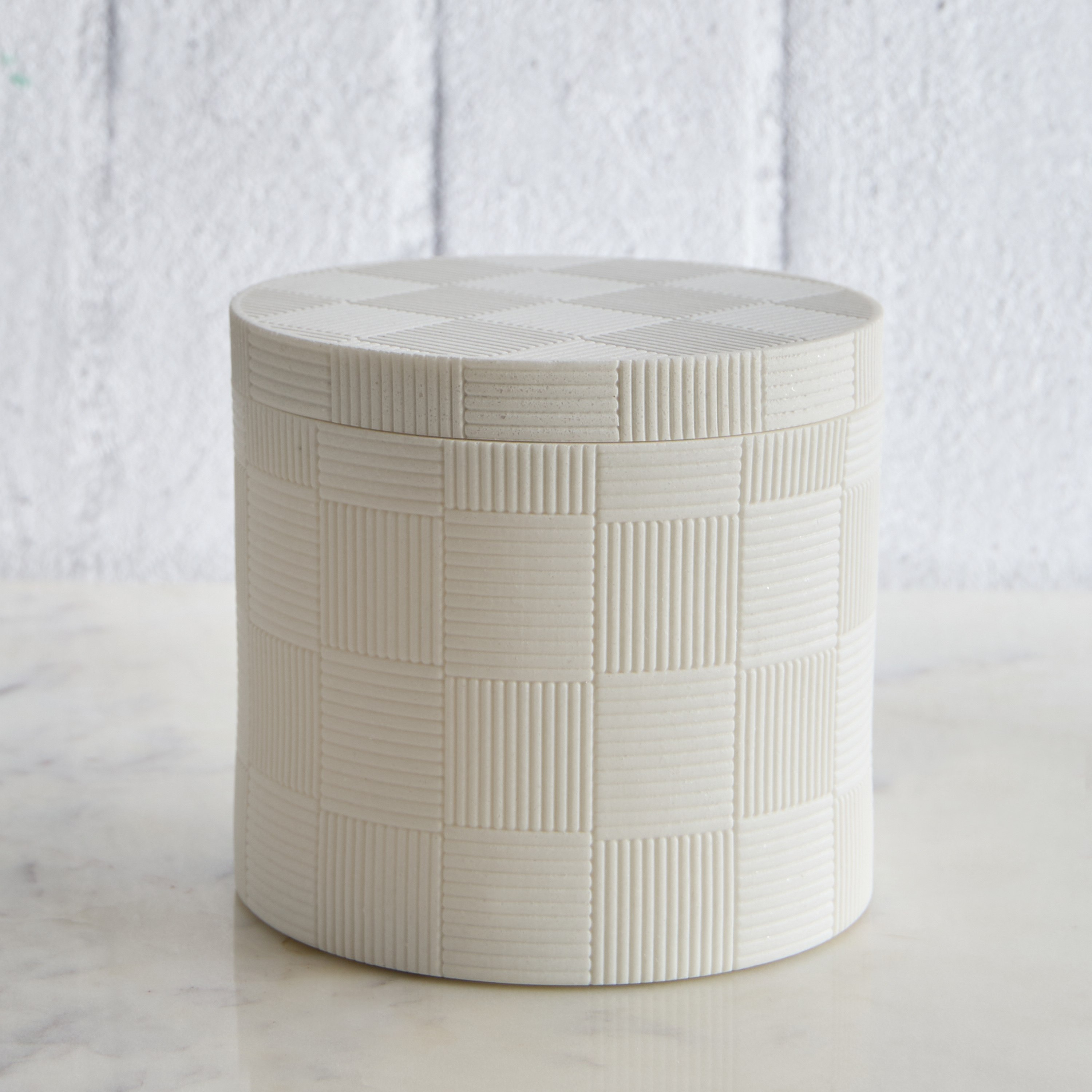 Juan Resin Cotton Jar-hbxhomeware-bathandlaundry-tissueboxesandcottonjars-image-5