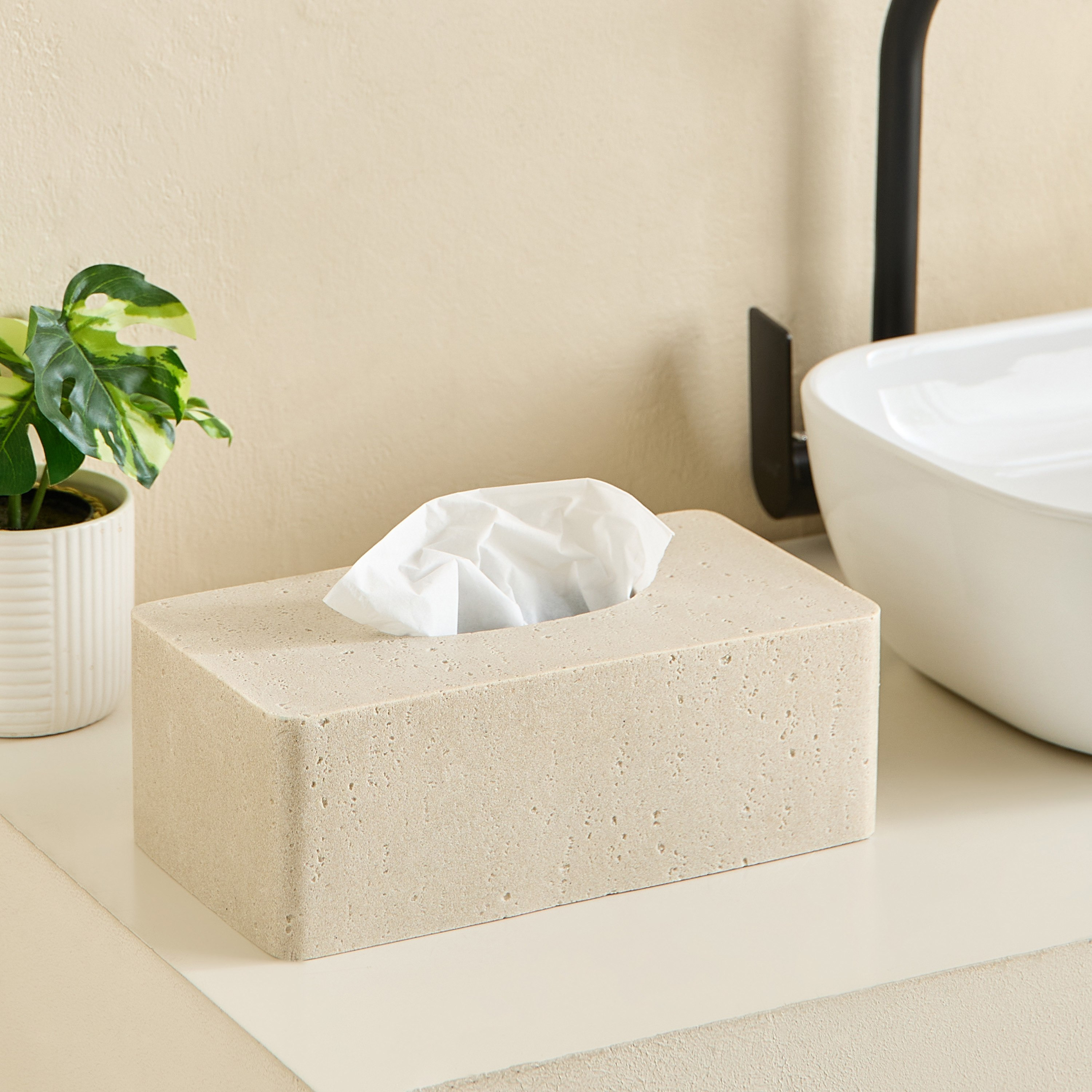 صندوق مناديل من الراتنج من أفانت-hbxhomeware-bathandlaundry-tissueboxesandcottonjars-image-7