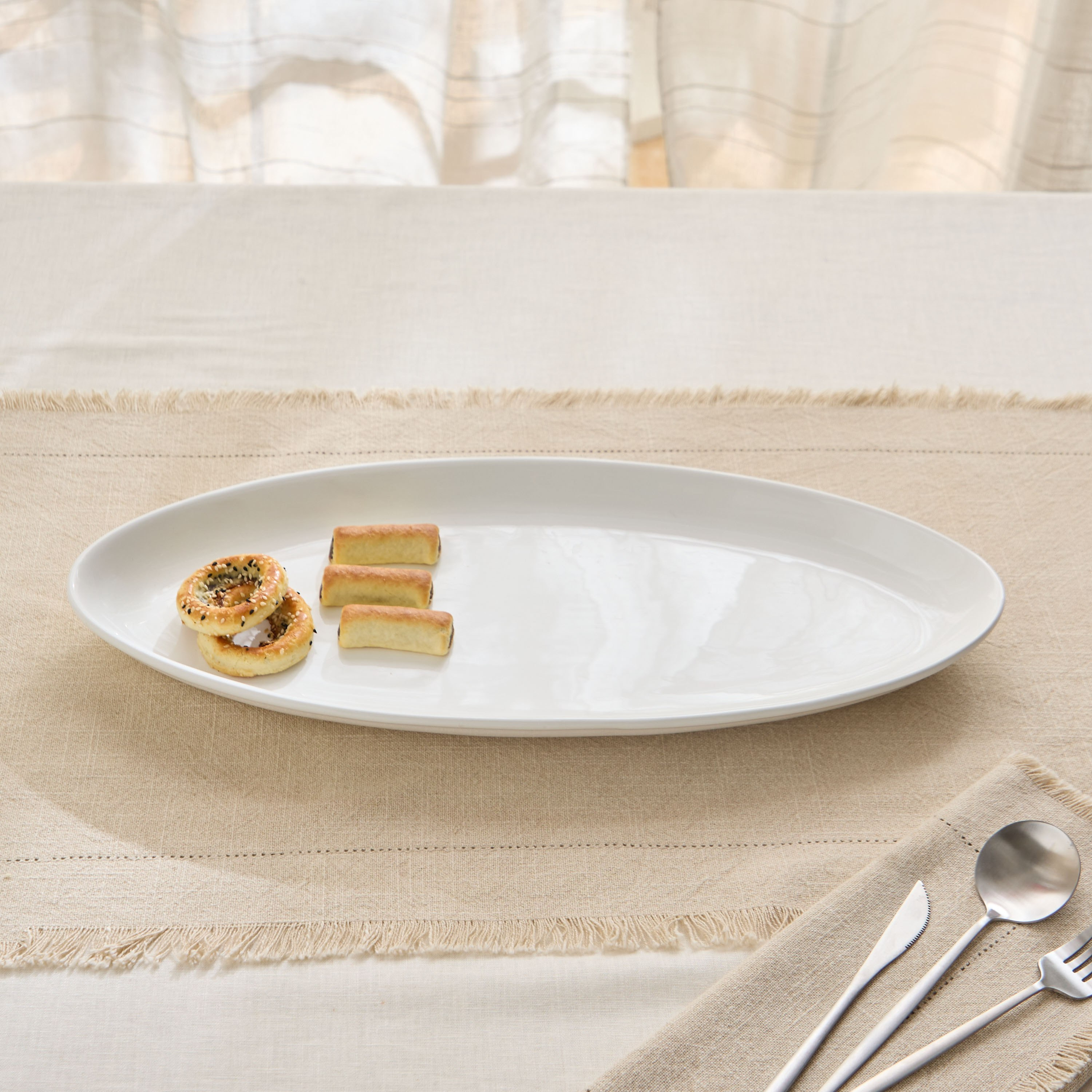 Alba Oval Serving Platter - 50x50x20 cm-hbxdecorandfurnishings-tabletop-serveware-image-1