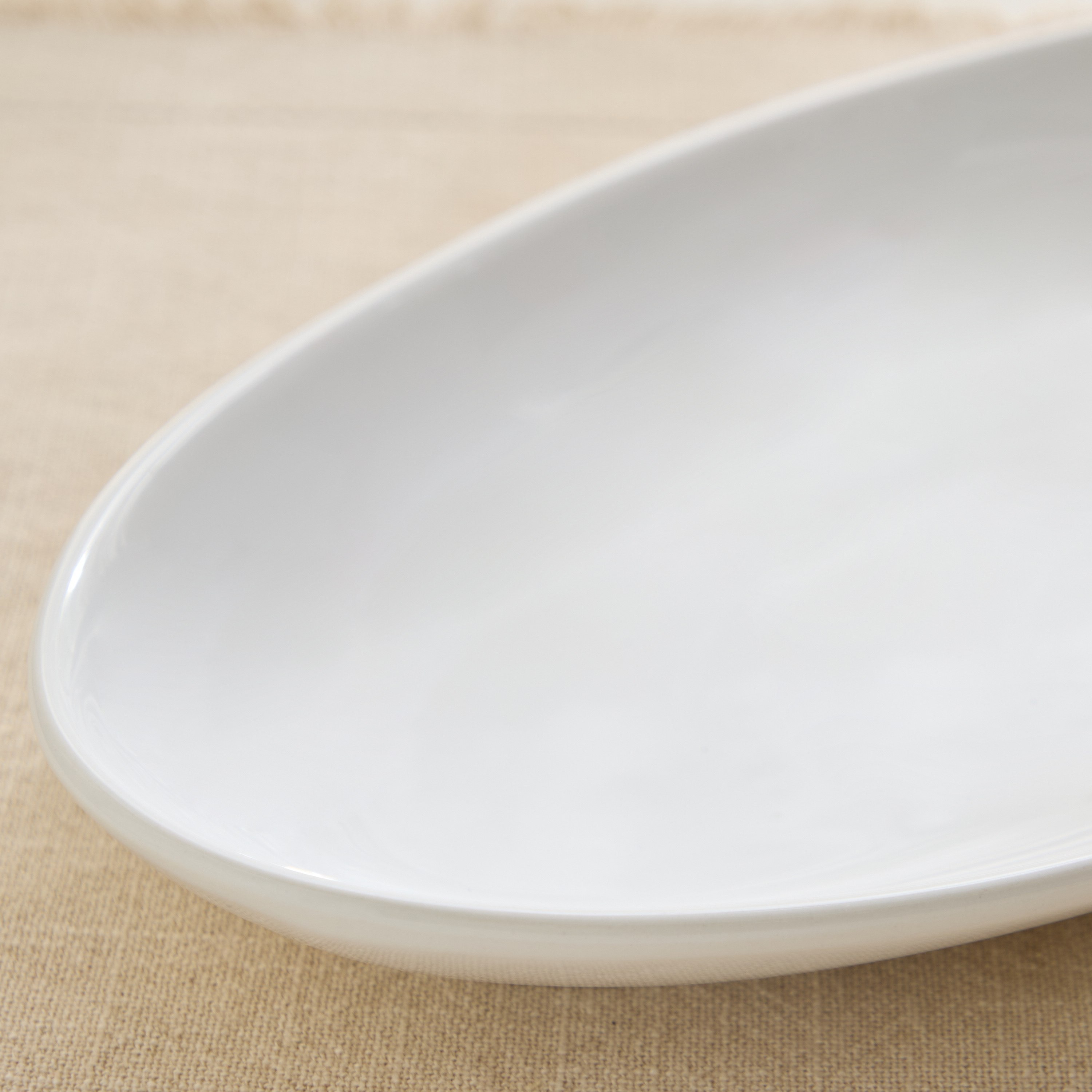 Alba Oval Serving Platter - 50x50x20 cm-hbxdecorandfurnishings-tabletop-serveware-image-3