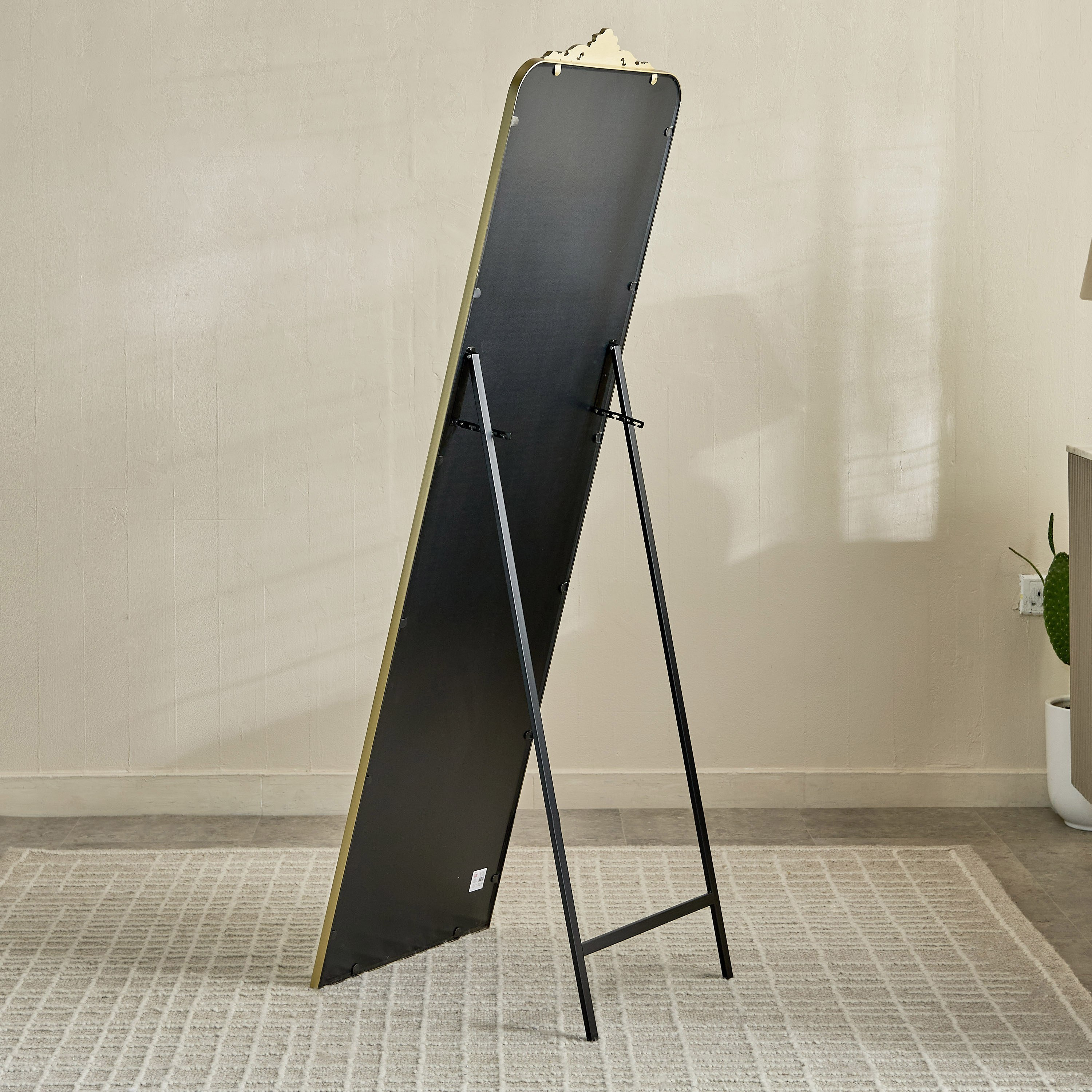 مرآة أرضية بإطار معدني ورأس راتنج وحامل من ردا داميانو - 49x166 سم-hbxhomeware-hbxdecorandfurnishings-image-2