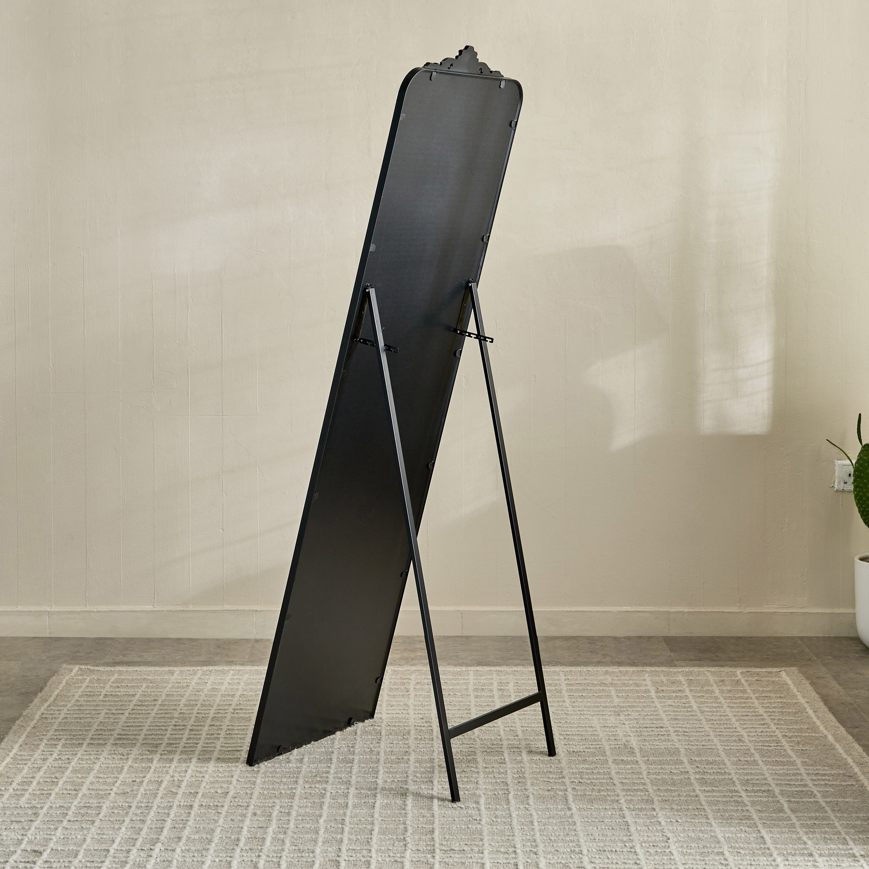Reda Damiano Metal Frame Floor Mirror with Resin Head and Stand - 49x166 cm-hbxhomeware-hbxdecorandfurnishings-image-2