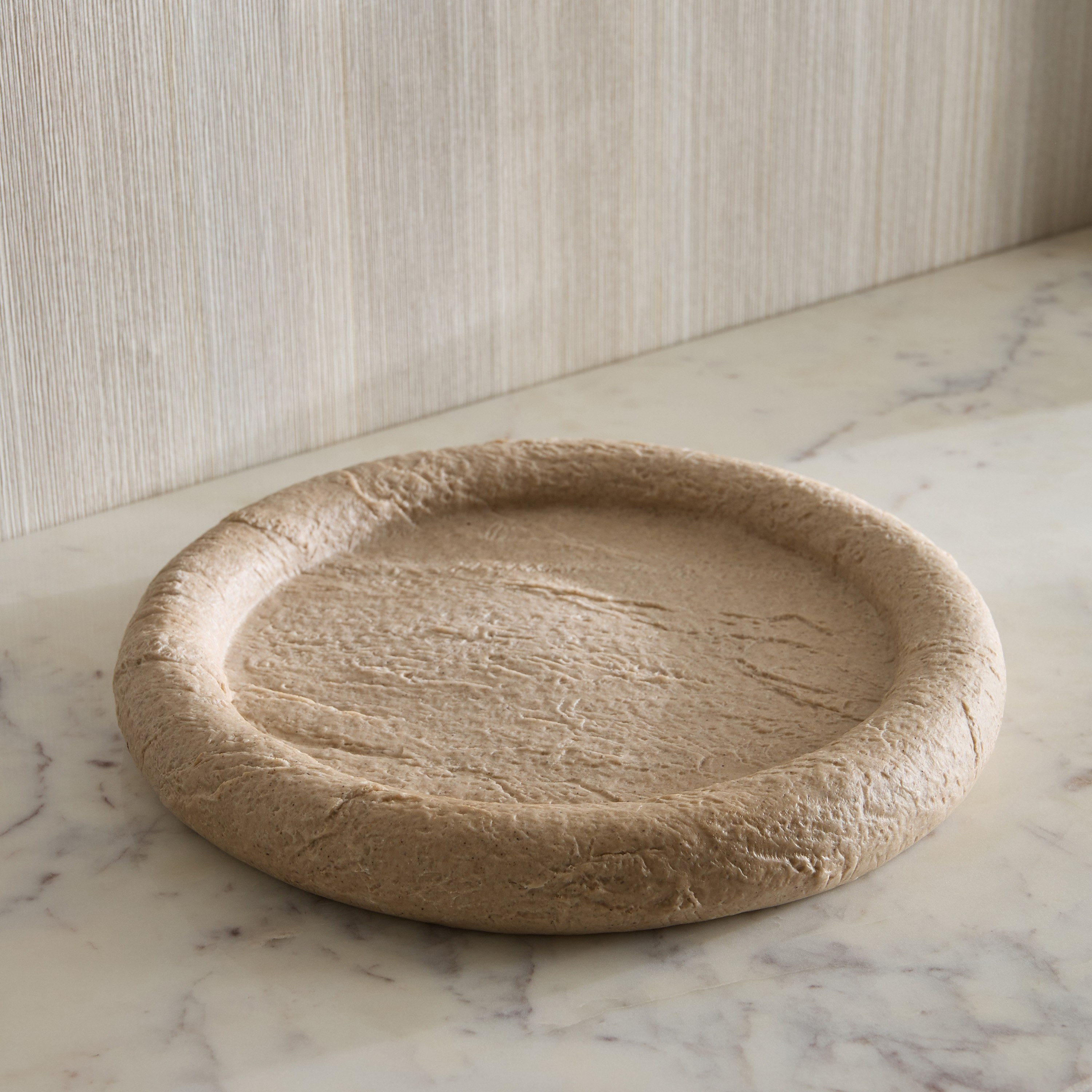 Canto Luxe Travetine Finish Polyresin Round Tray - 25x25x3 cm-hbxhomeware-hbxdecorandfurnishings-image-1