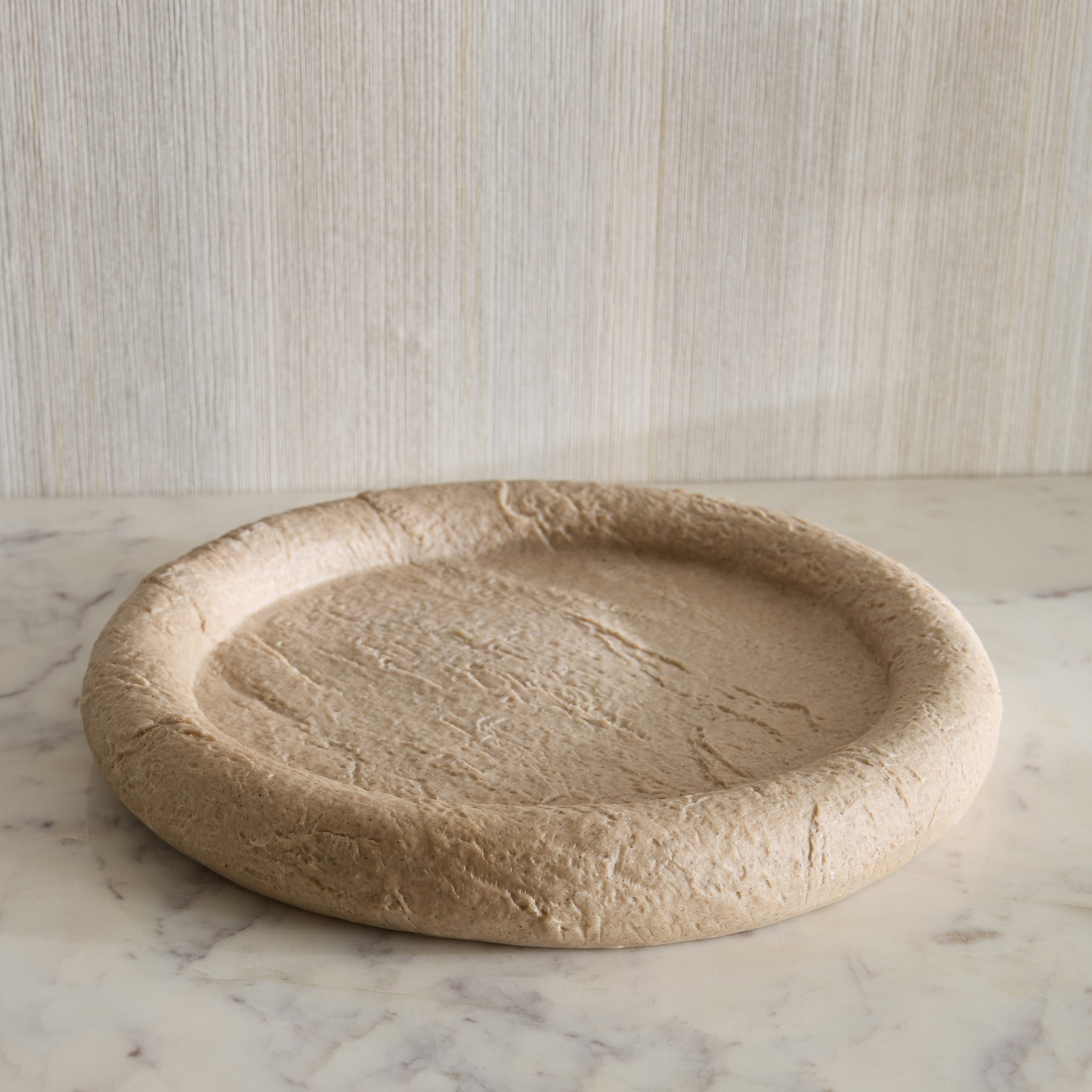 Canto Luxe Travetine Finish Polyresin Round Tray - 25x25x3 cm-hbxhomeware-hbxdecorandfurnishings-image-2