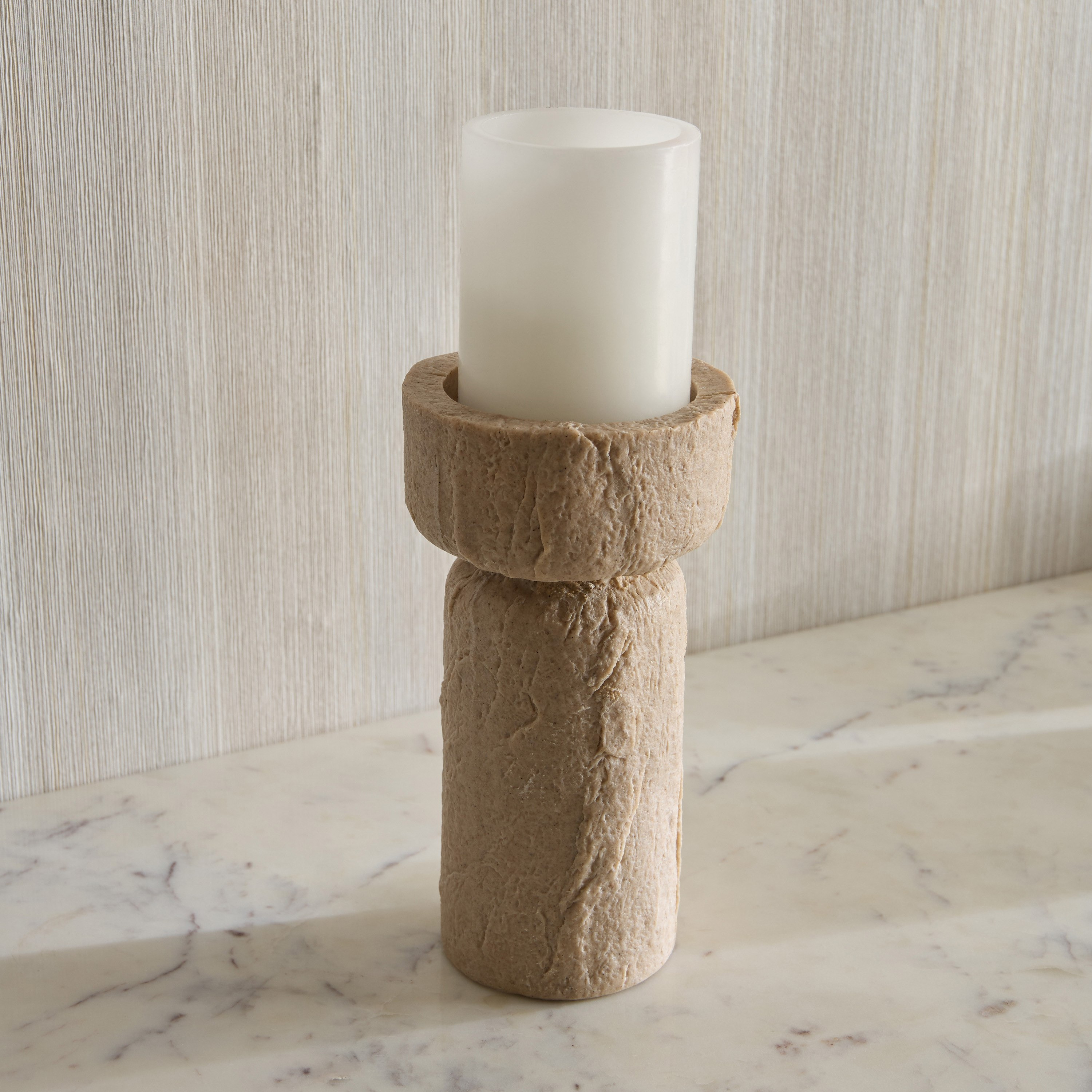 حامل شموع طويلة بوليريسين بتشطيب حجر من كانتو لوكس - 11x11x20 سم-hbxlivingroom-decorandaccessories-candleholders-image-1