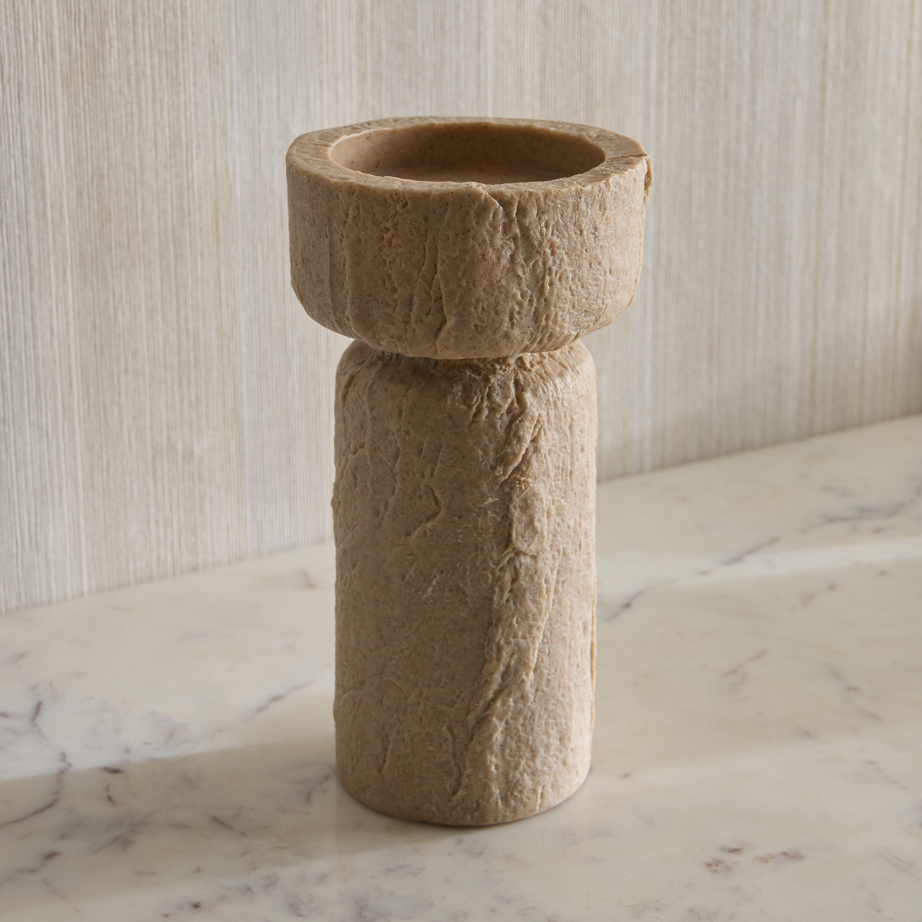 حامل شموع طويلة بوليريسين بتشطيب حجر من كانتو لوكس - 11x11x20 سم-hbxlivingroom-decorandaccessories-candleholders-image-2