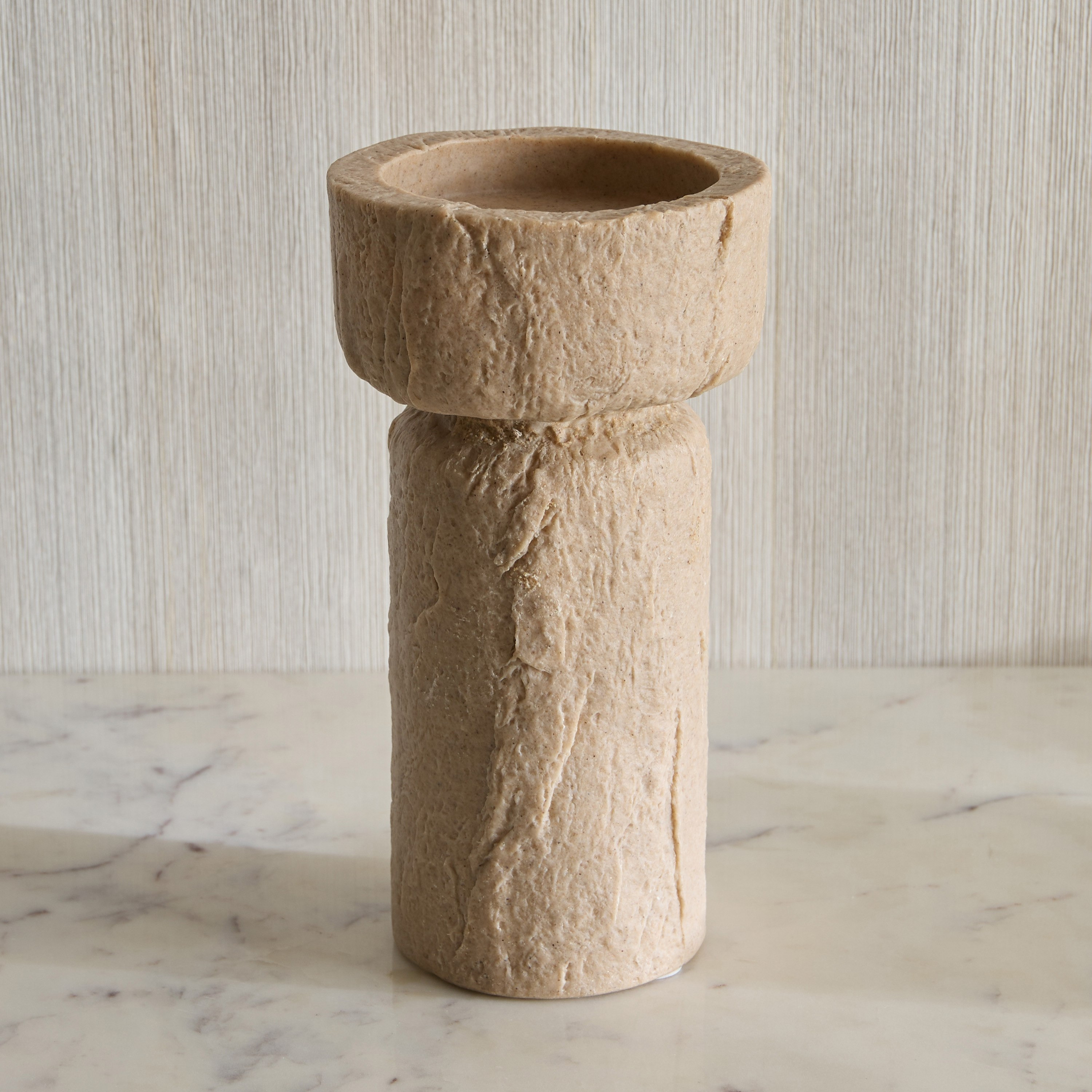حامل شموع طويلة بوليريسين بتشطيب حجر من كانتو لوكس - 11x11x20 سم-hbxlivingroom-decorandaccessories-candleholders-image-3