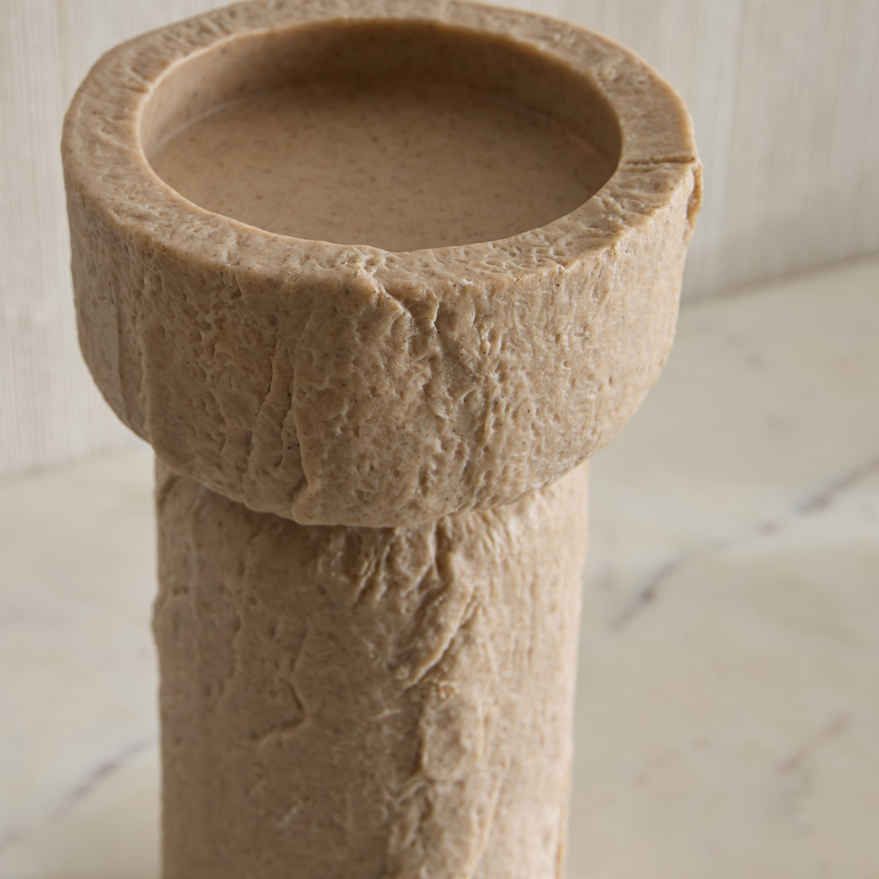 حامل شموع طويلة بوليريسين بتشطيب حجر من كانتو لوكس - 11x11x20 سم-hbxlivingroom-decorandaccessories-candleholders-image-4