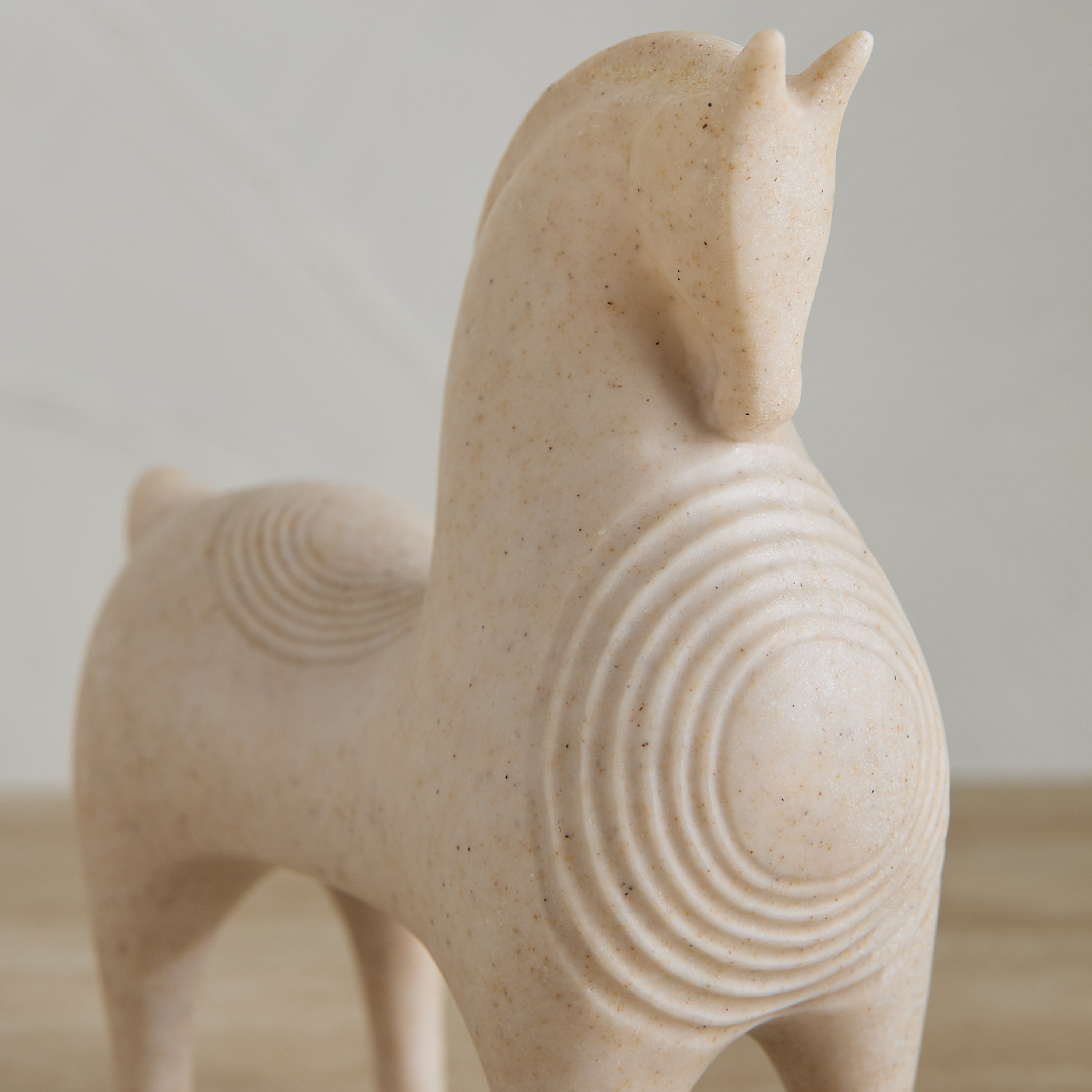 Whyton Luxe Polyresin Horse Accent - 17x8x19 cm-hbxhomeware-homedecor-figurinesandornaments-image-3