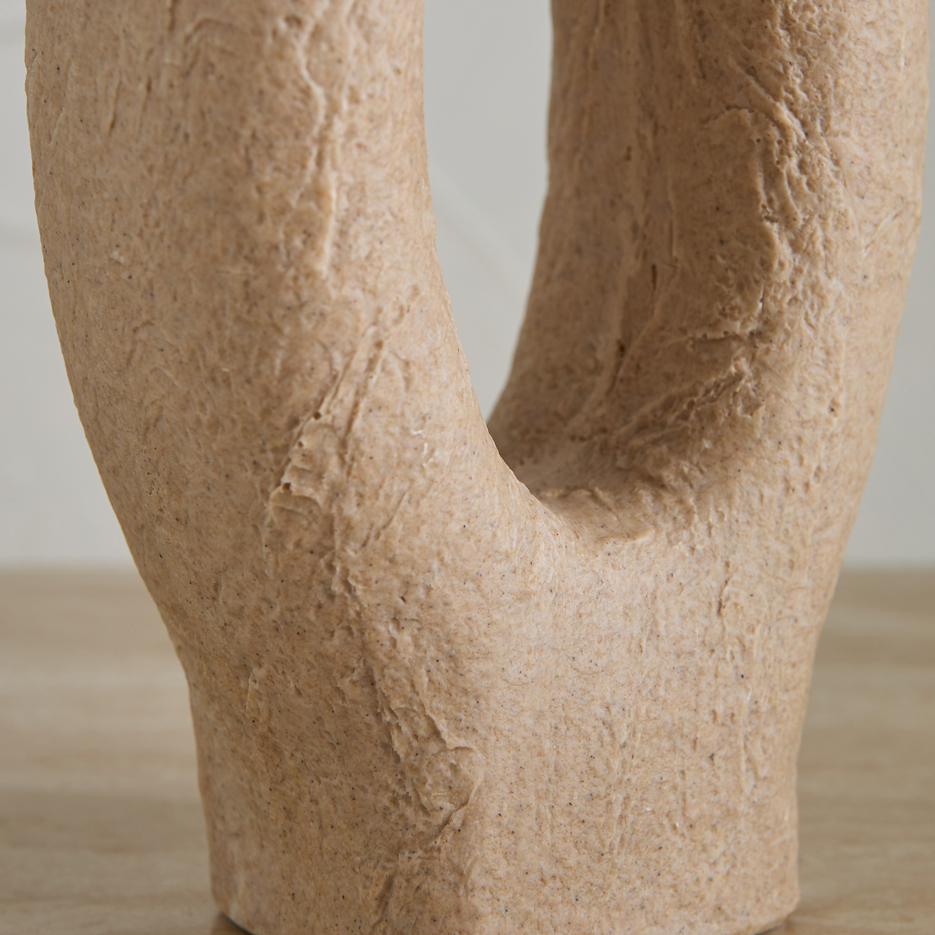 زينة طاولة بوليريسين من وايتون لوكس - 15x8x28 سم-hbxhomeware-homedecor-figurinesandornaments-image-3