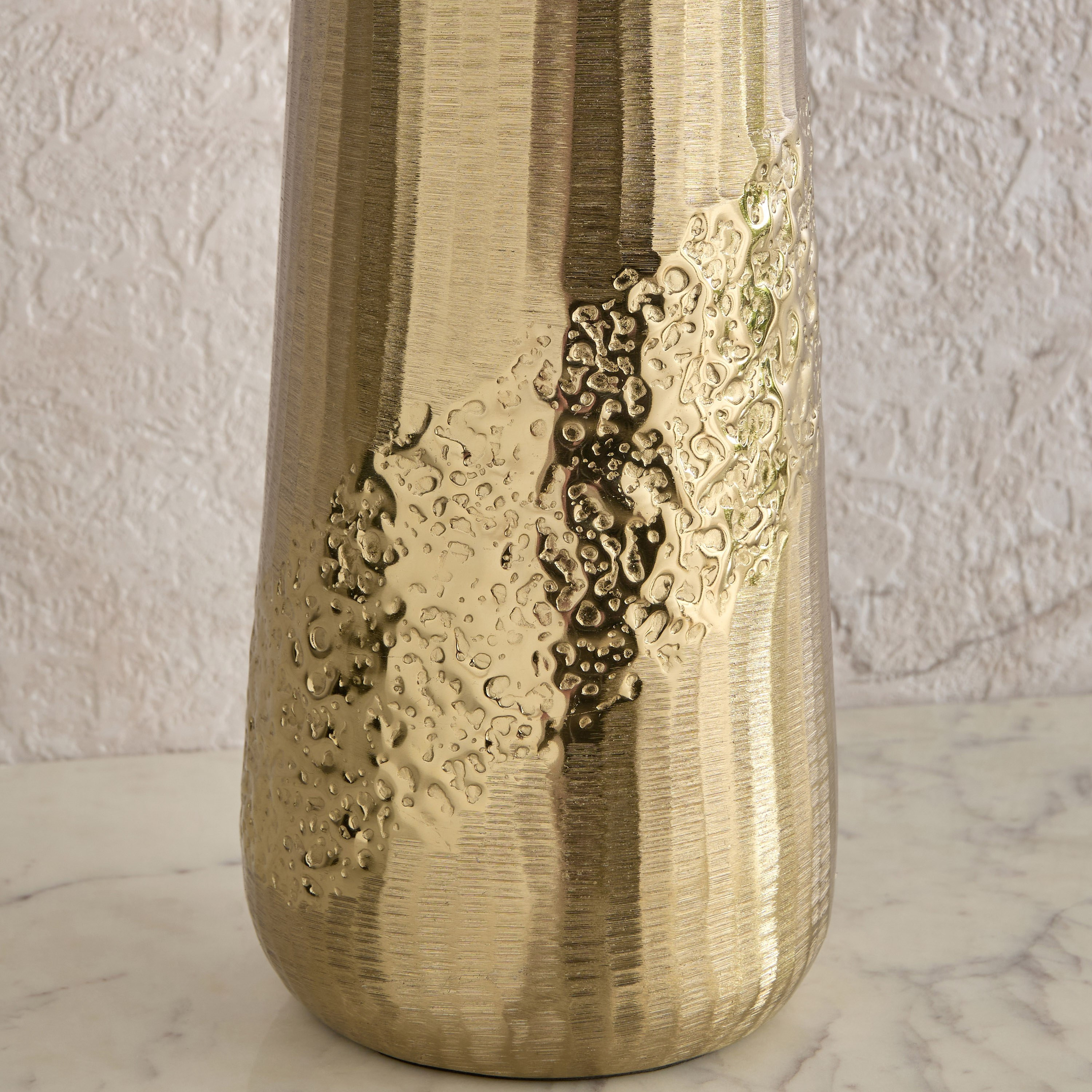 Melrose Litt Aluminium Textured Vase - 14x14x30 cm-hbxbedroom-decorandaccessories-vases-image-3