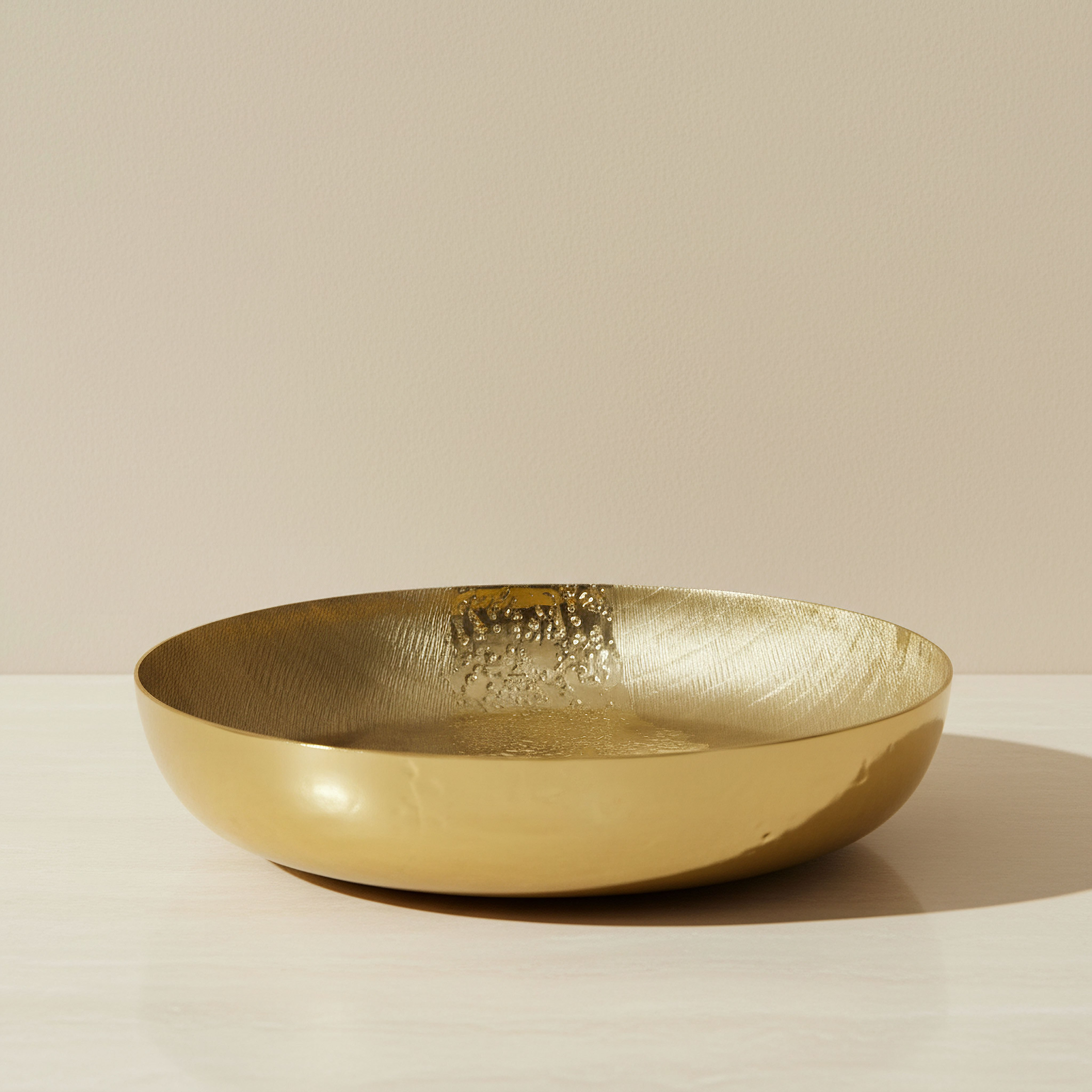 Melrose Litt Aluminium Textured Decorative Round Flat Bowl - 30x30x7 cm-hbxdecorandfurnishings-homeaccessories-bowls-image-1