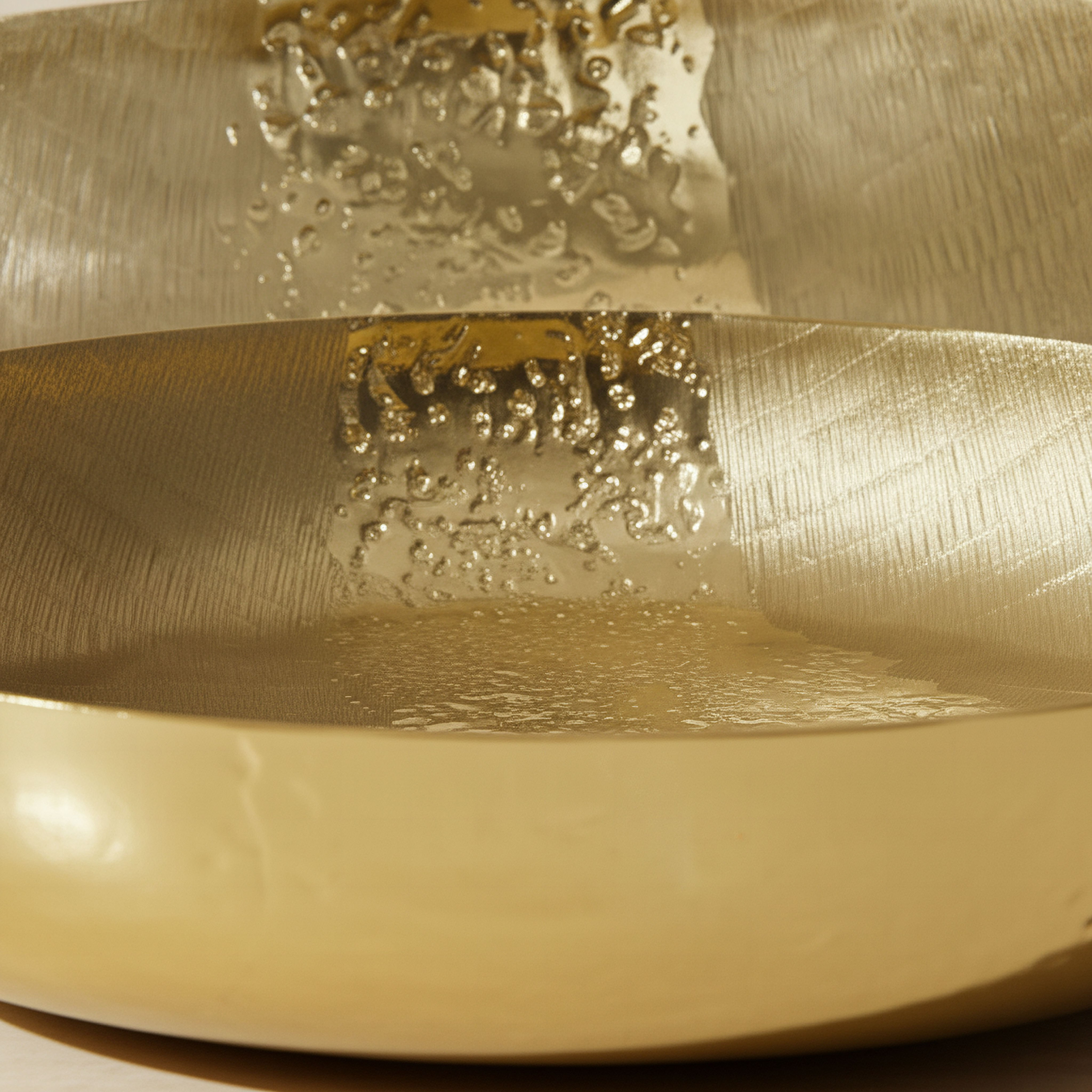 Melrose Litt Aluminium Textured Decorative Round Flat Bowl - 30x30x7 cm-hbxdecorandfurnishings-homeaccessories-bowls-image-2