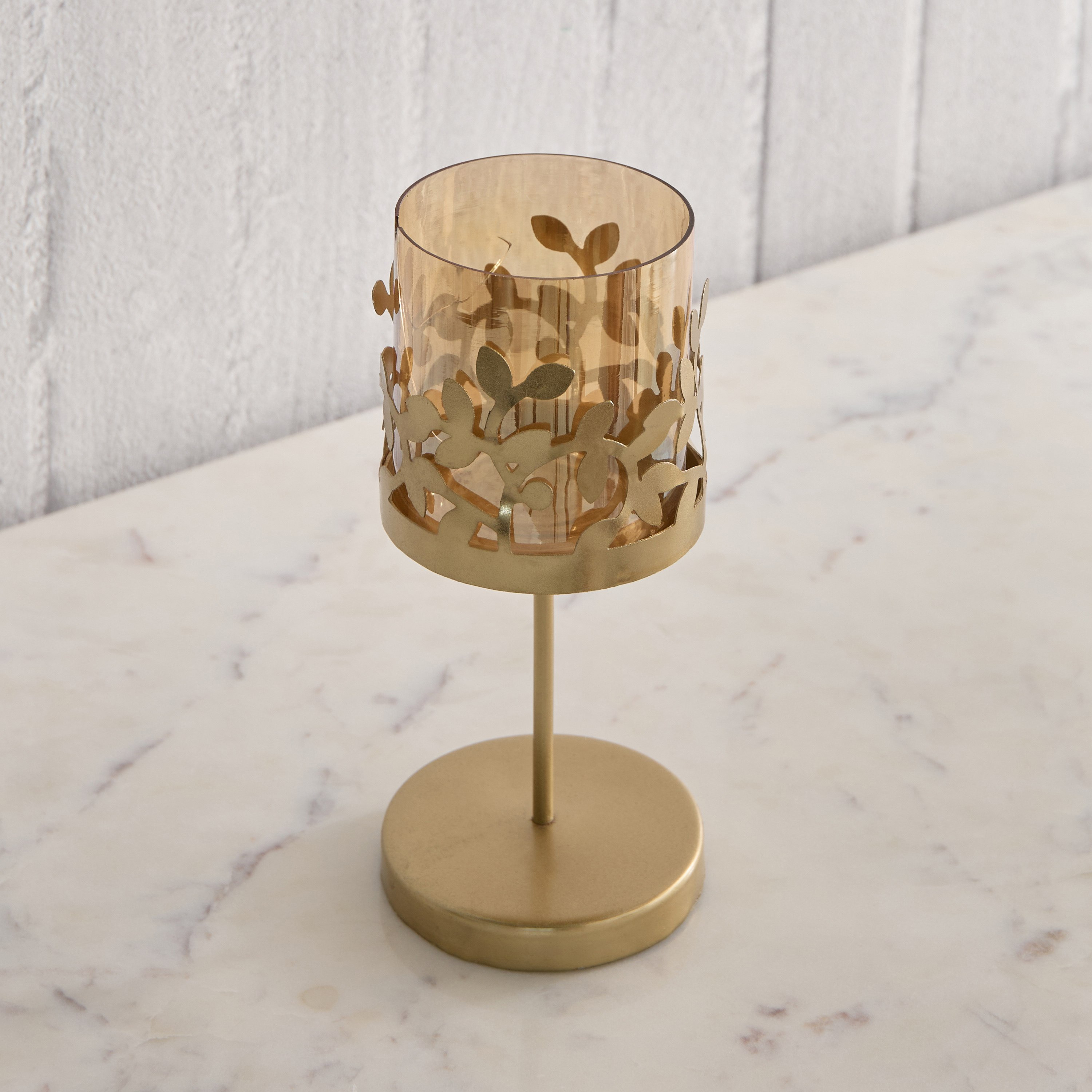 حامل شموع معدن بتصميم ورق شجر مع زجاج من إمبرايس - 7.5x7.5x16 سم-hbxlivingroom-decorandaccessories-candleholders-image-2