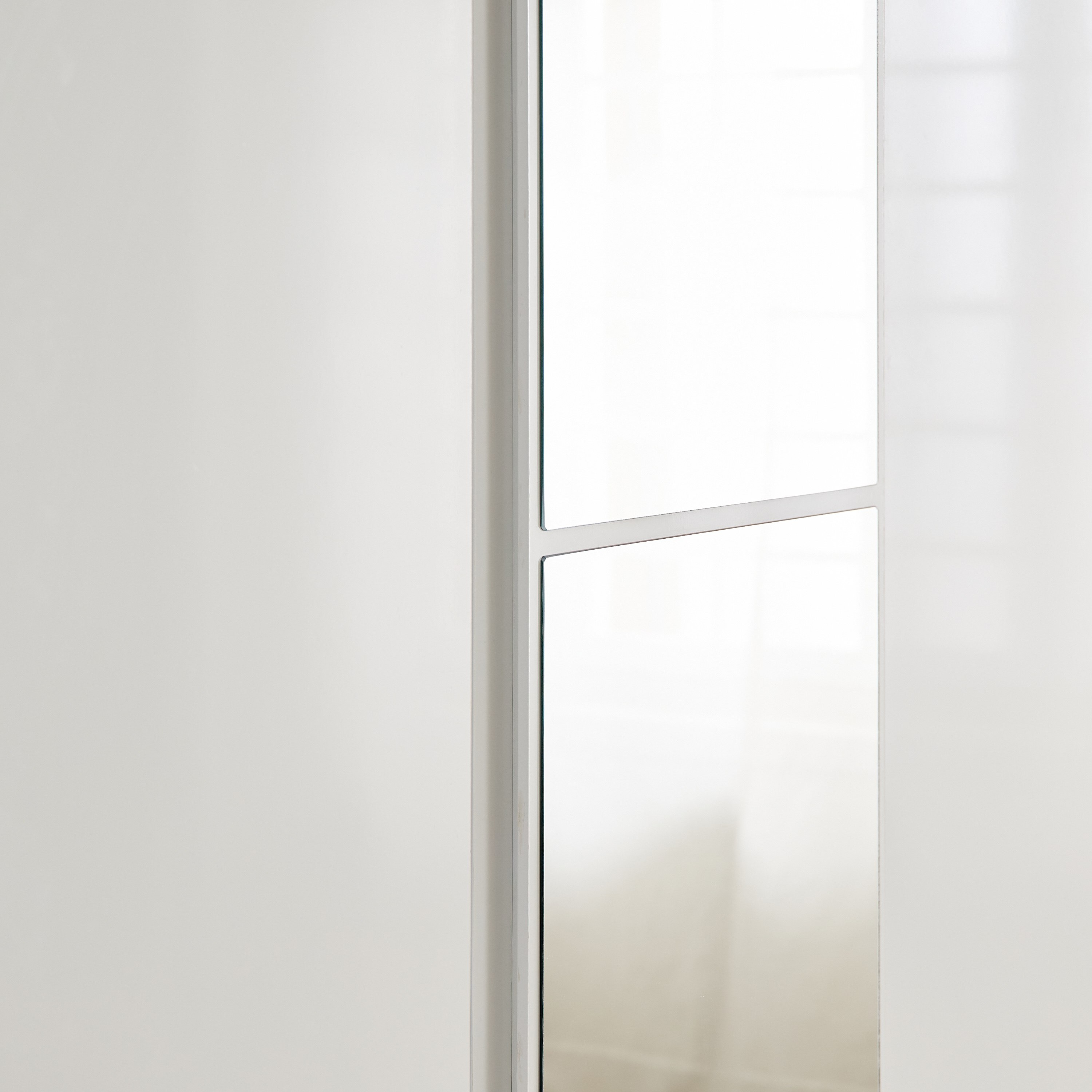 خزانة ملابس لامعة بـ5 أبواب ومرآة من أرتيسان-hbxfurniture-wardrobes-image-6