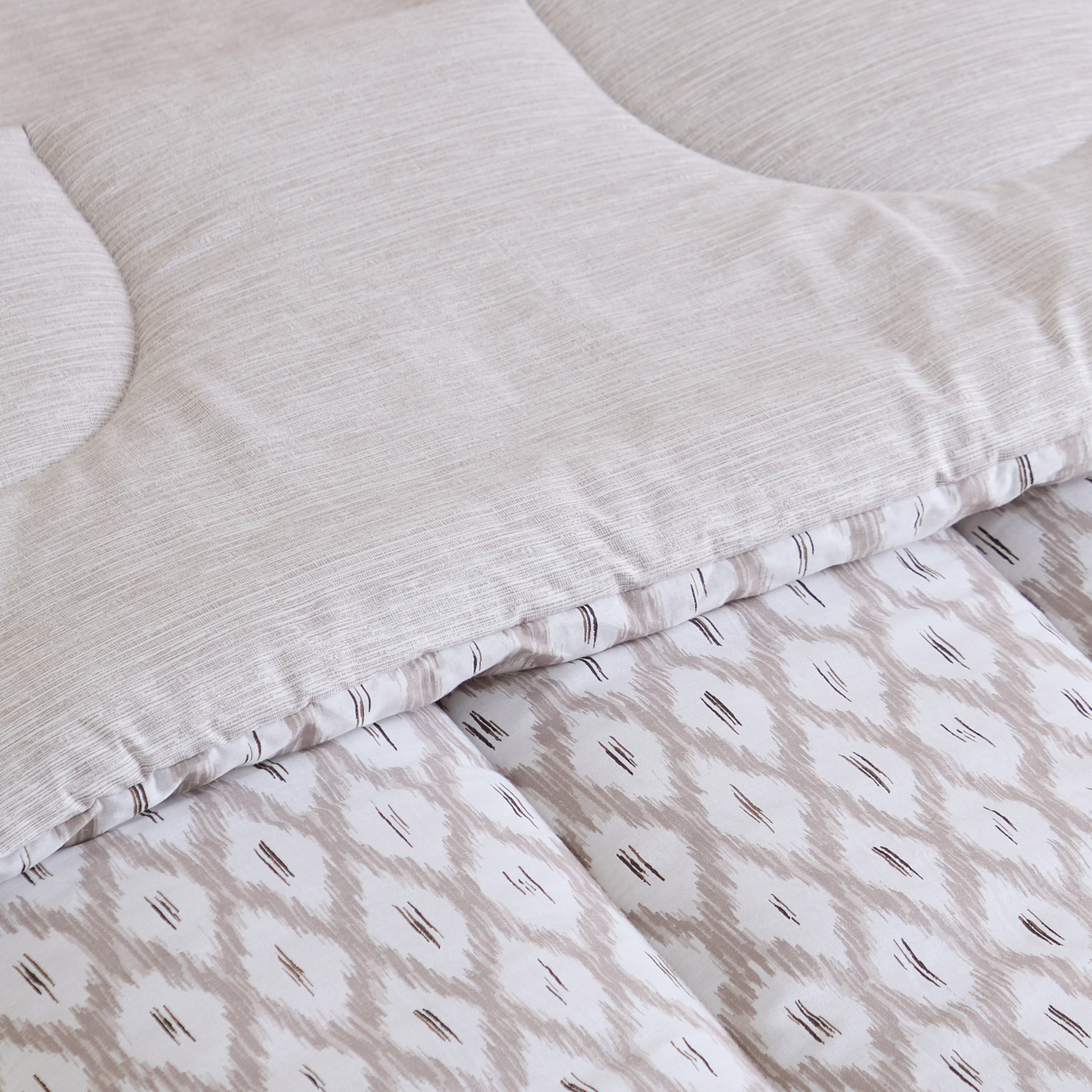 طقم لحاف قطن مقاس فردي 3 قطع بطبعات زابتا من أورورا - 135x220 سم-hbxhomeware-hbxbedroom-image-4