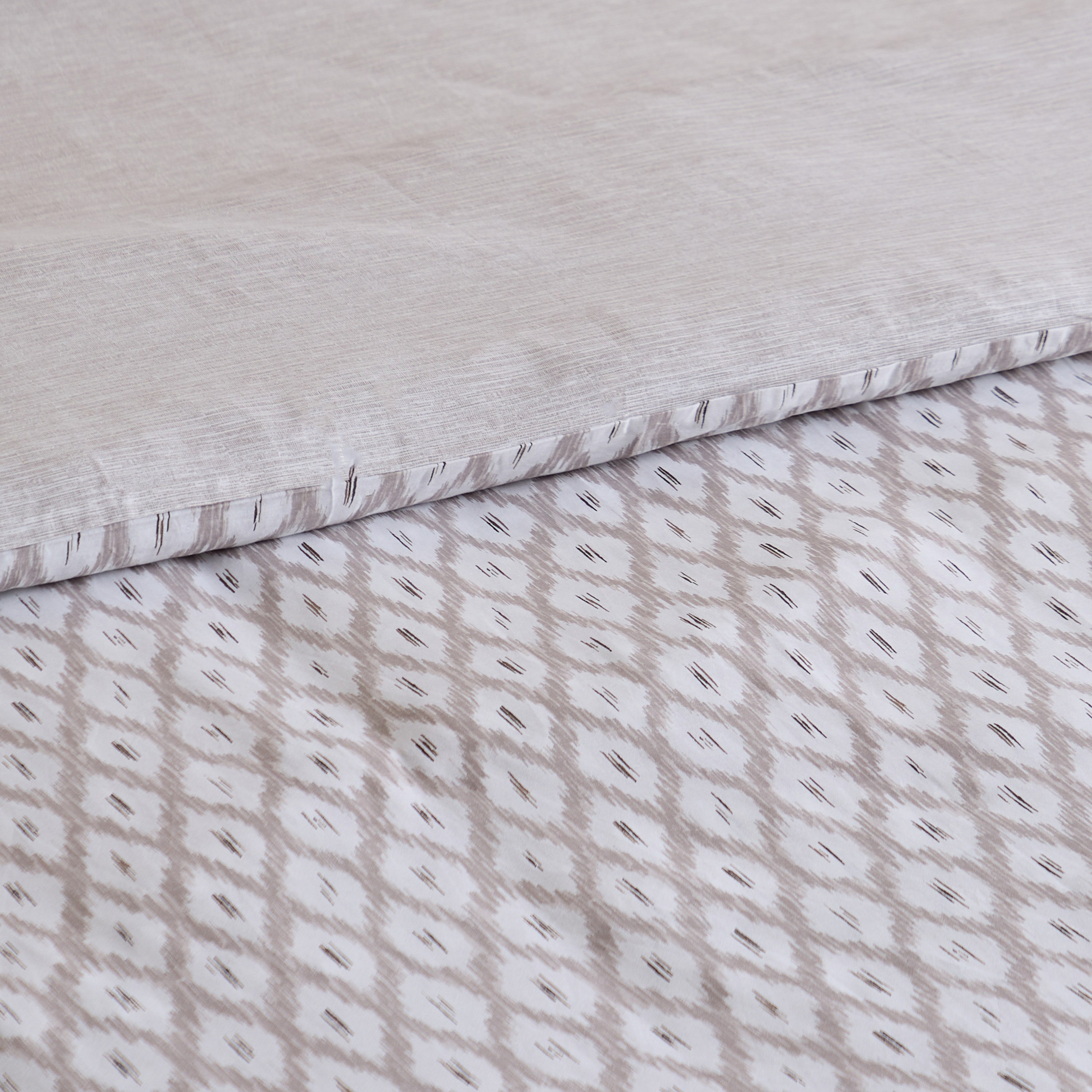 طقم غطاء لحاف مبطن كينج قطن بطبعات 3 قطع زابتا من أورورا - 220x220 سم-hbxhomeware-hbxbedroom-image-4