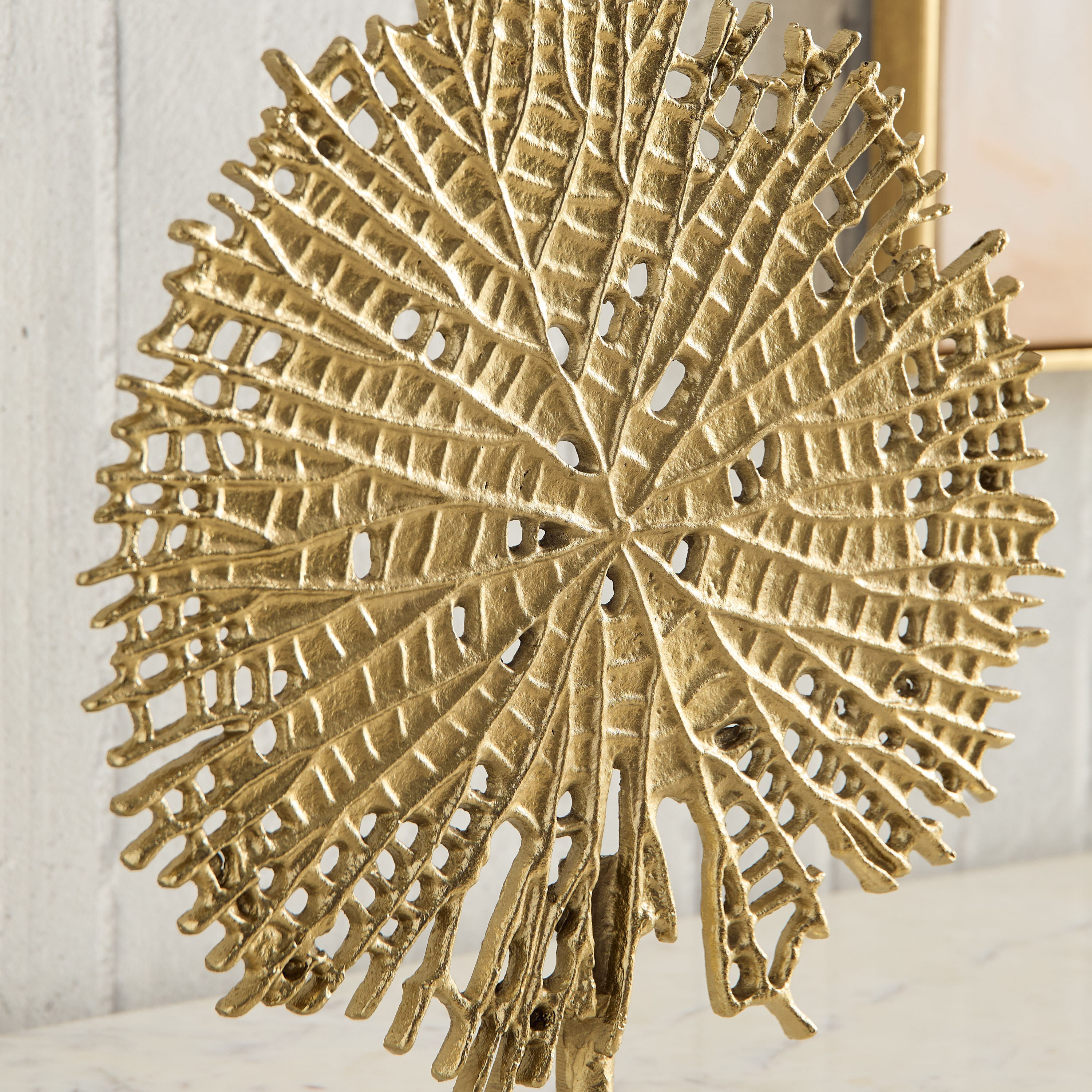 زينة طاولة شجرة الحياة ألومنيوم وقاعدة رخامية من بليك - 34×8.5×37 سم-hbxhomeware-homedecor-figurinesandornaments-image-6