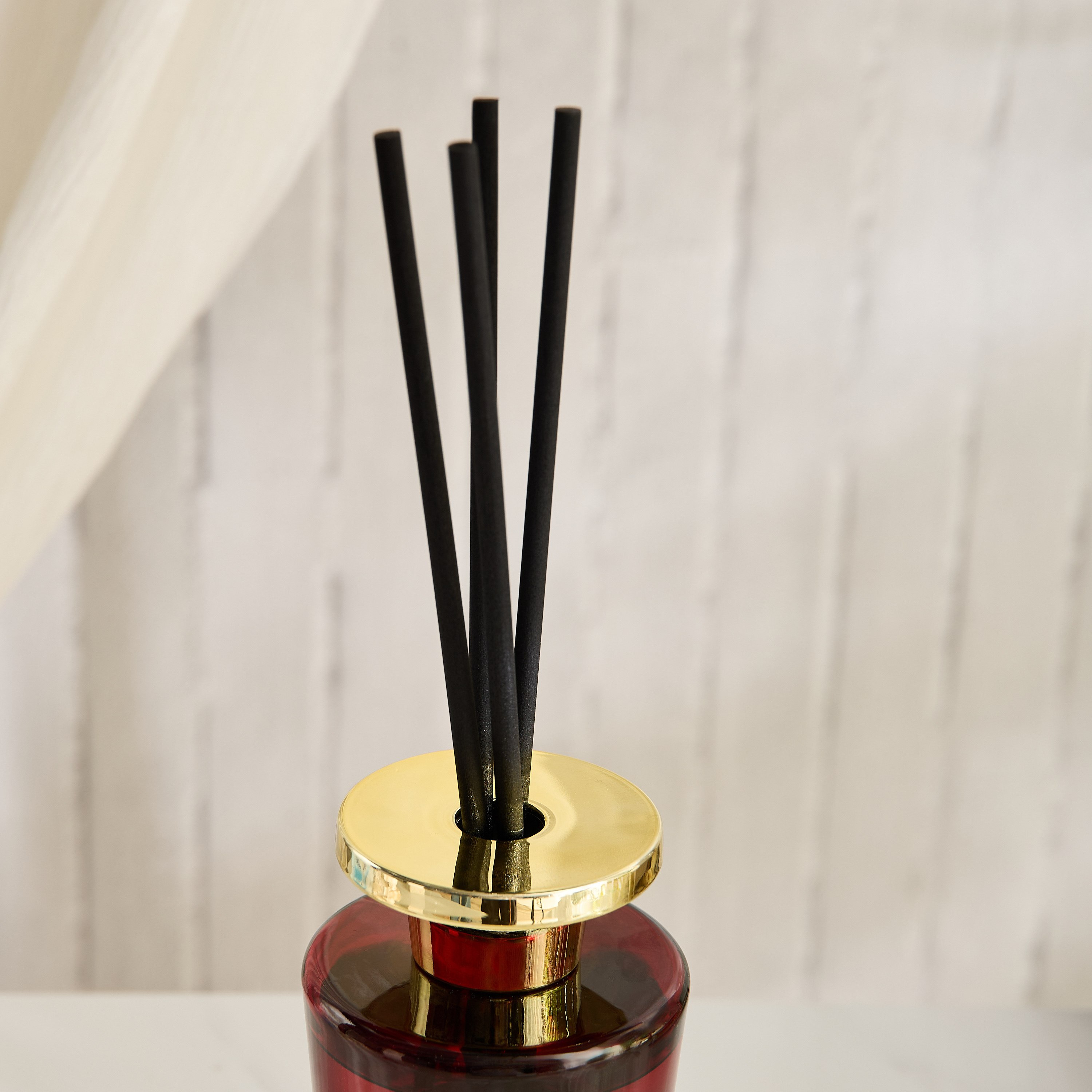 موزع عطور عيدان خشبية برائحة العود والعنبر بريميوم كوليكشن من إيفود - 450 مل-hbxhomeware-hbxdecorandfurnishings-image-6