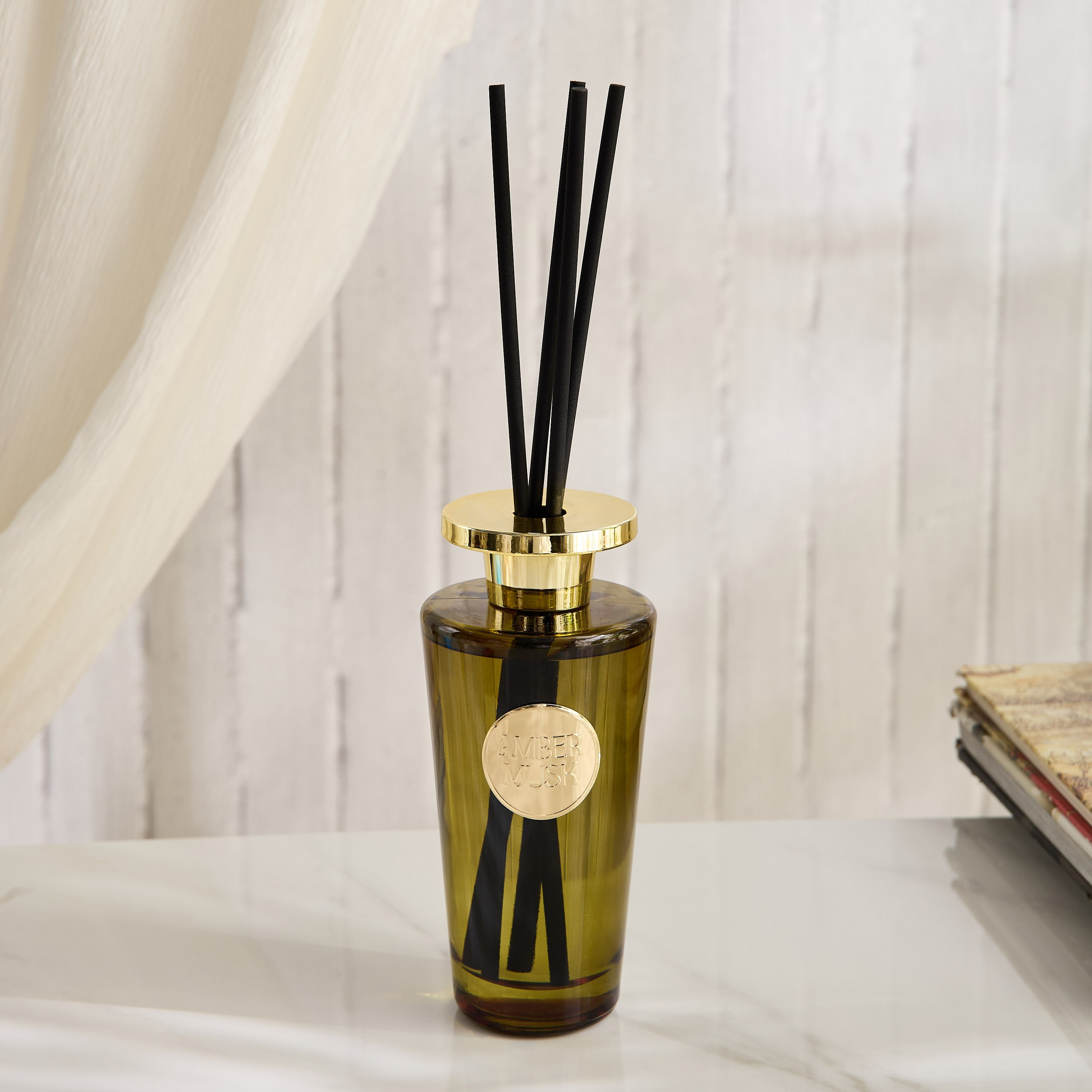 Evode  Premium Collection Amber Musk Reed Diffuser - 450 ml-hbxhomeware-hbxdecorandfurnishings-image-5