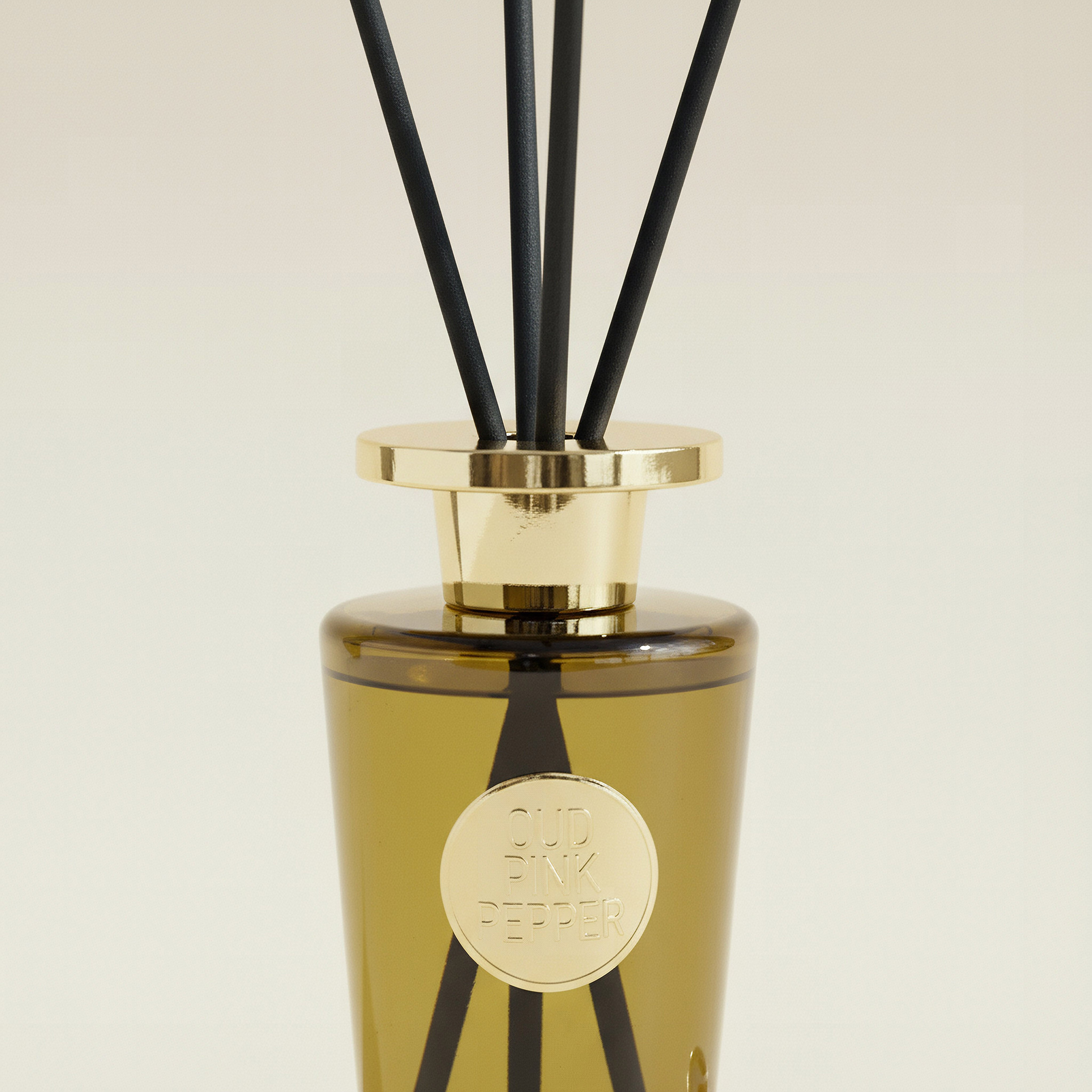 Evode Premium Collection Oudh Pink Pepper Reed Diffuser - 450 ml-hbxhomeware-hbxdecorandfurnishings-image-2
