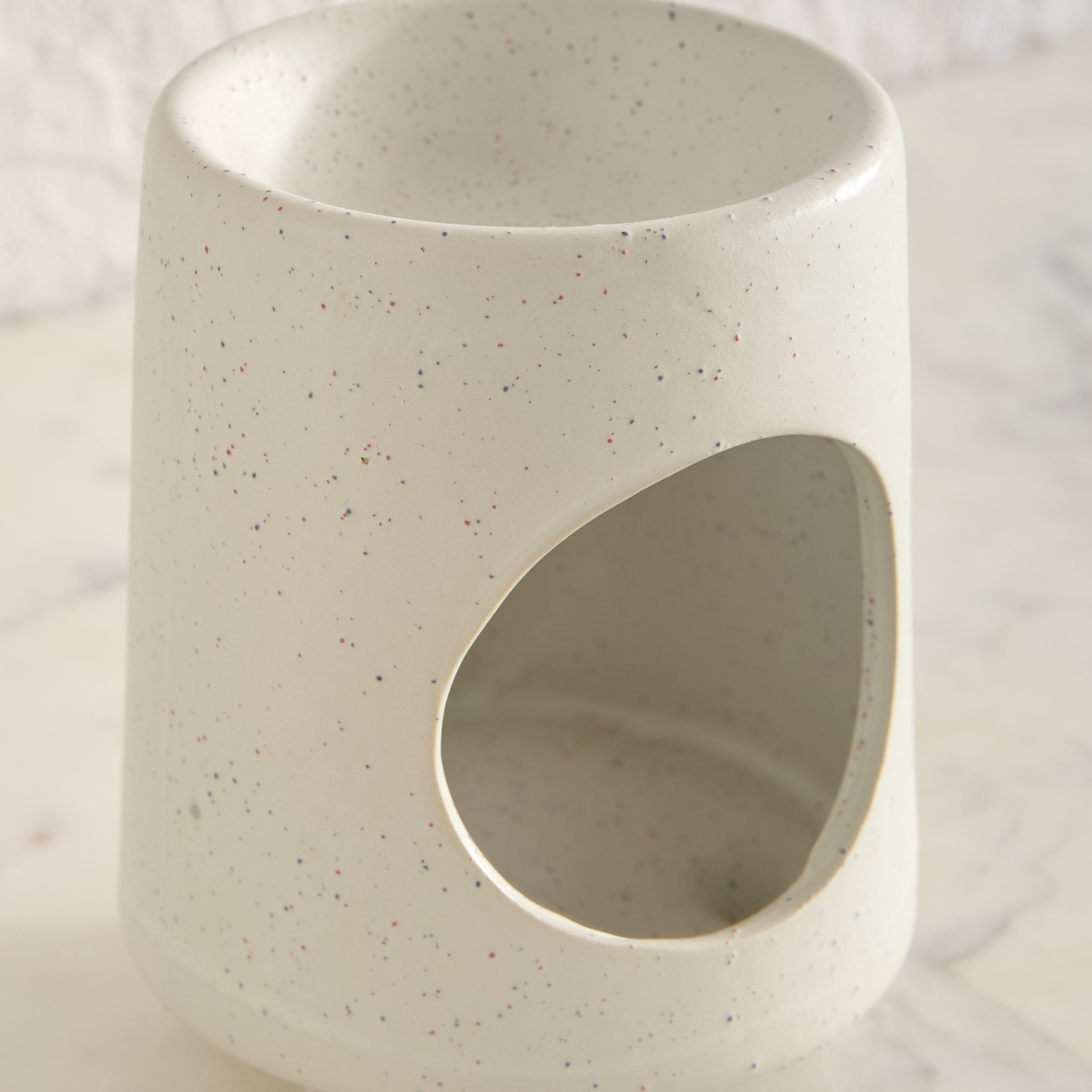 Zest Abiah Ceramic Oil Burner - 9x9x11 cm-PROMO_HB_AE_B1G1_250925-image-3