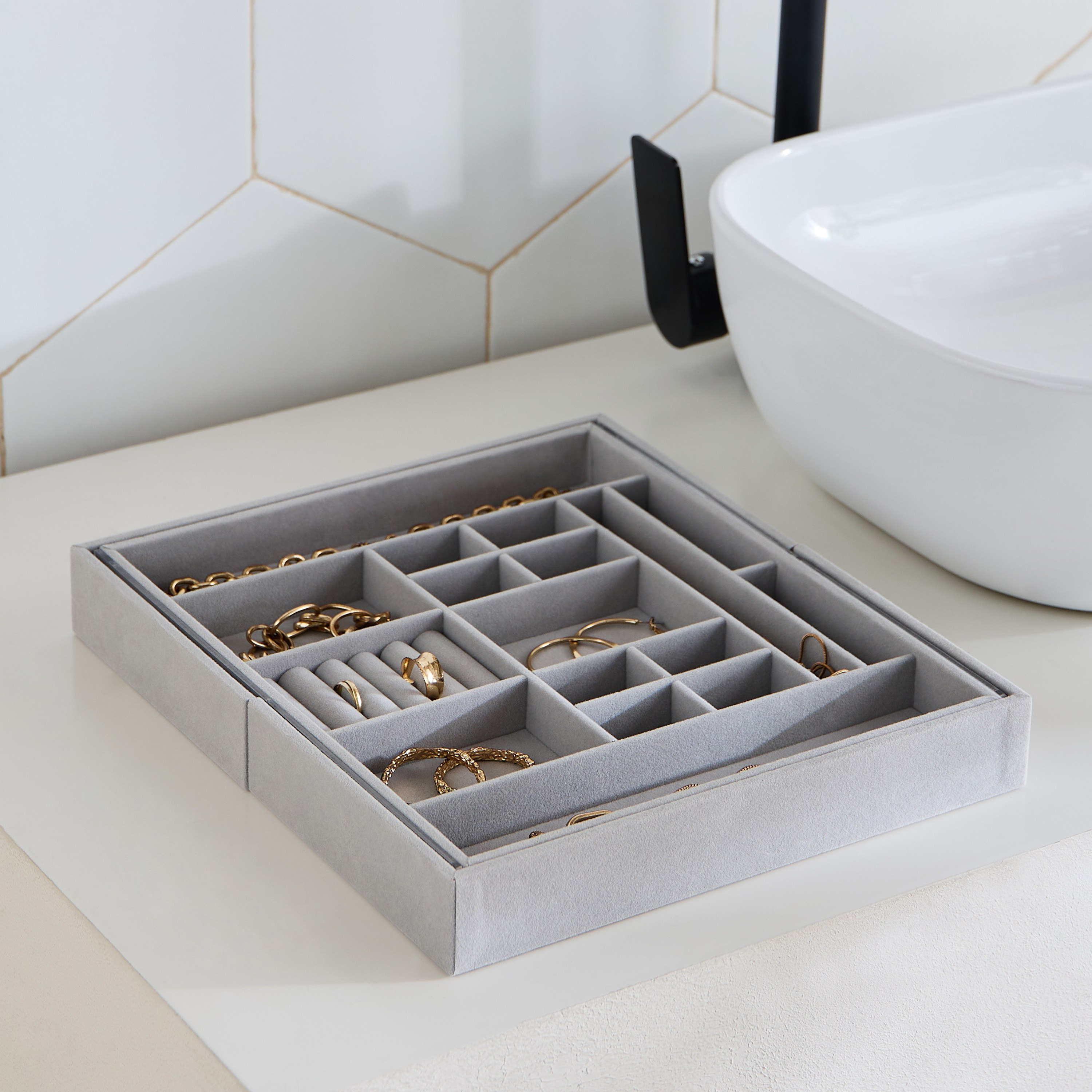 Velour Expandable Jewelry Storage Tray-hbxbedroom-bedroomaccessories-jewelleryboxesandholders-image-1