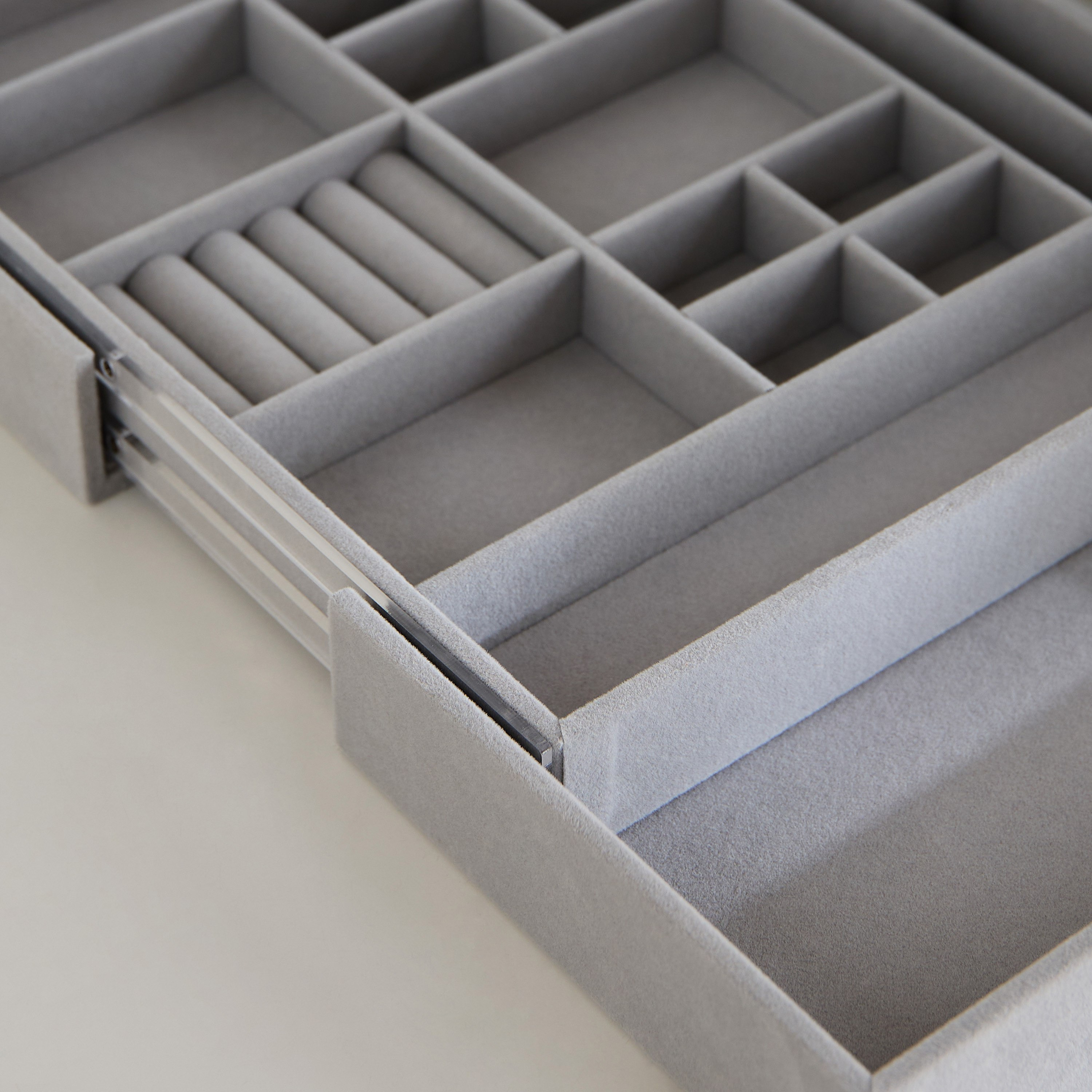 Velour Expandable Jewelry Storage Tray-hbxbedroom-bedroomaccessories-jewelleryboxesandholders-image-4