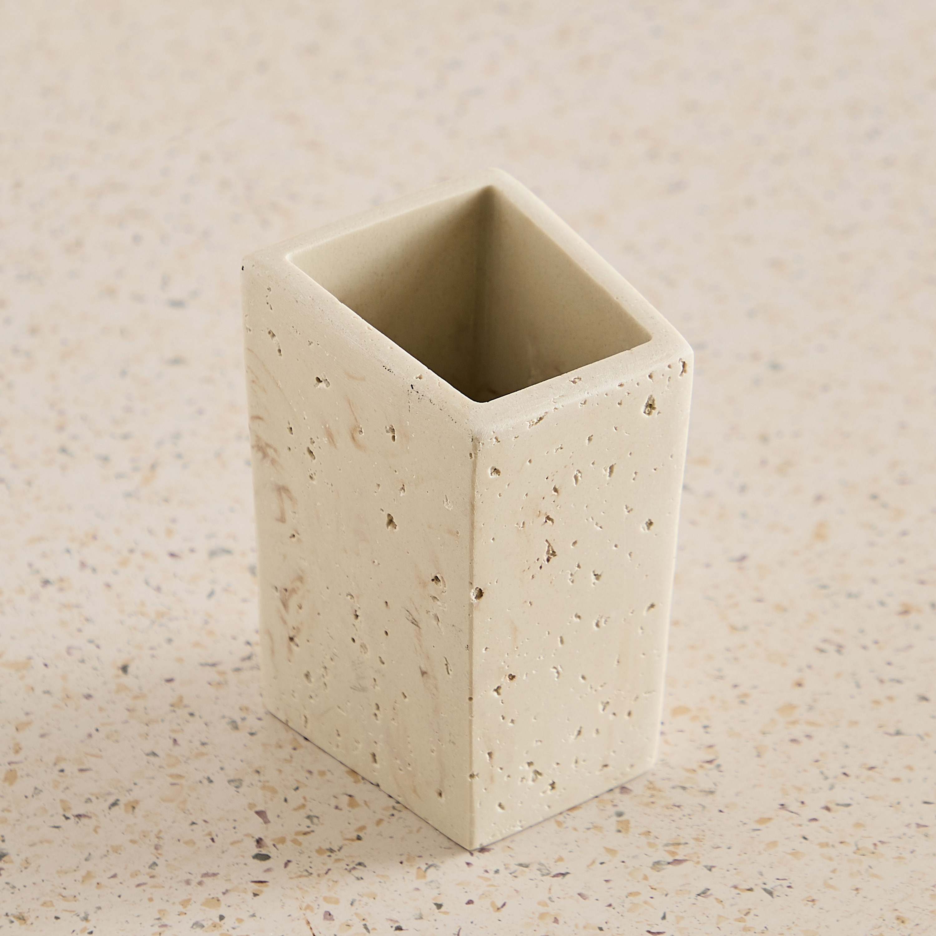 Avenue Resin Travertine Tumbler 7x6.5x11 cm-hbxdecorandfurnishings-bathroomaccessories-bathroomsets-image-2