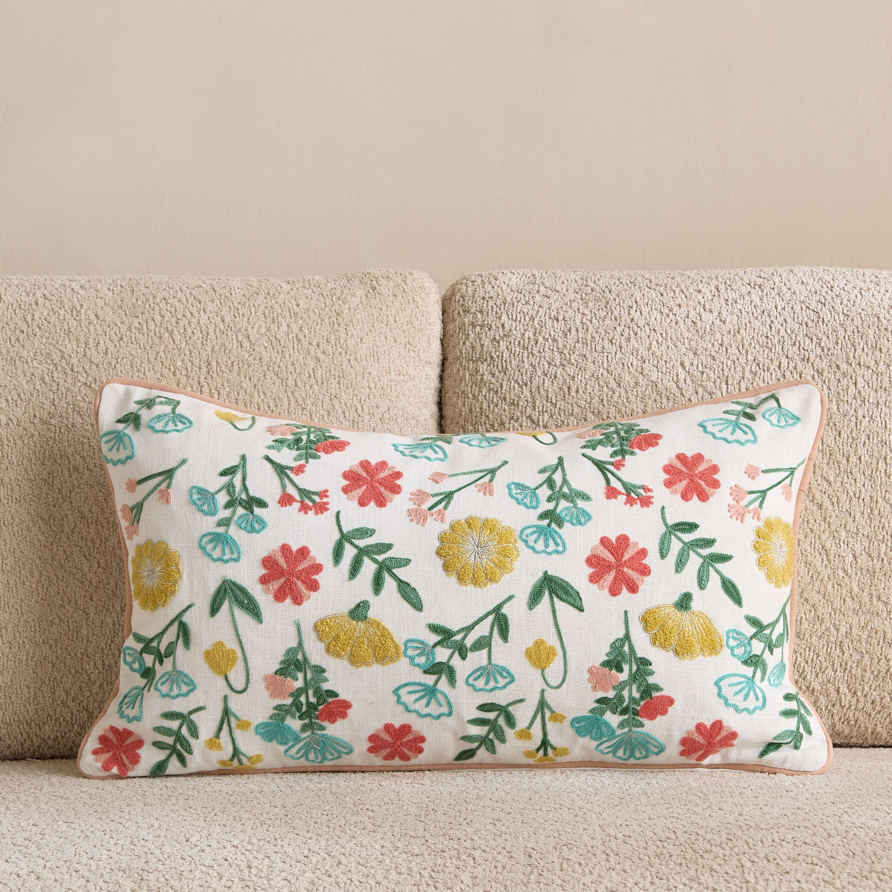 غطاء وسادة محشوة بتطريز كرويل من إيج - 35x60 سم-hbxhomeware-hbxbedroom-image-1